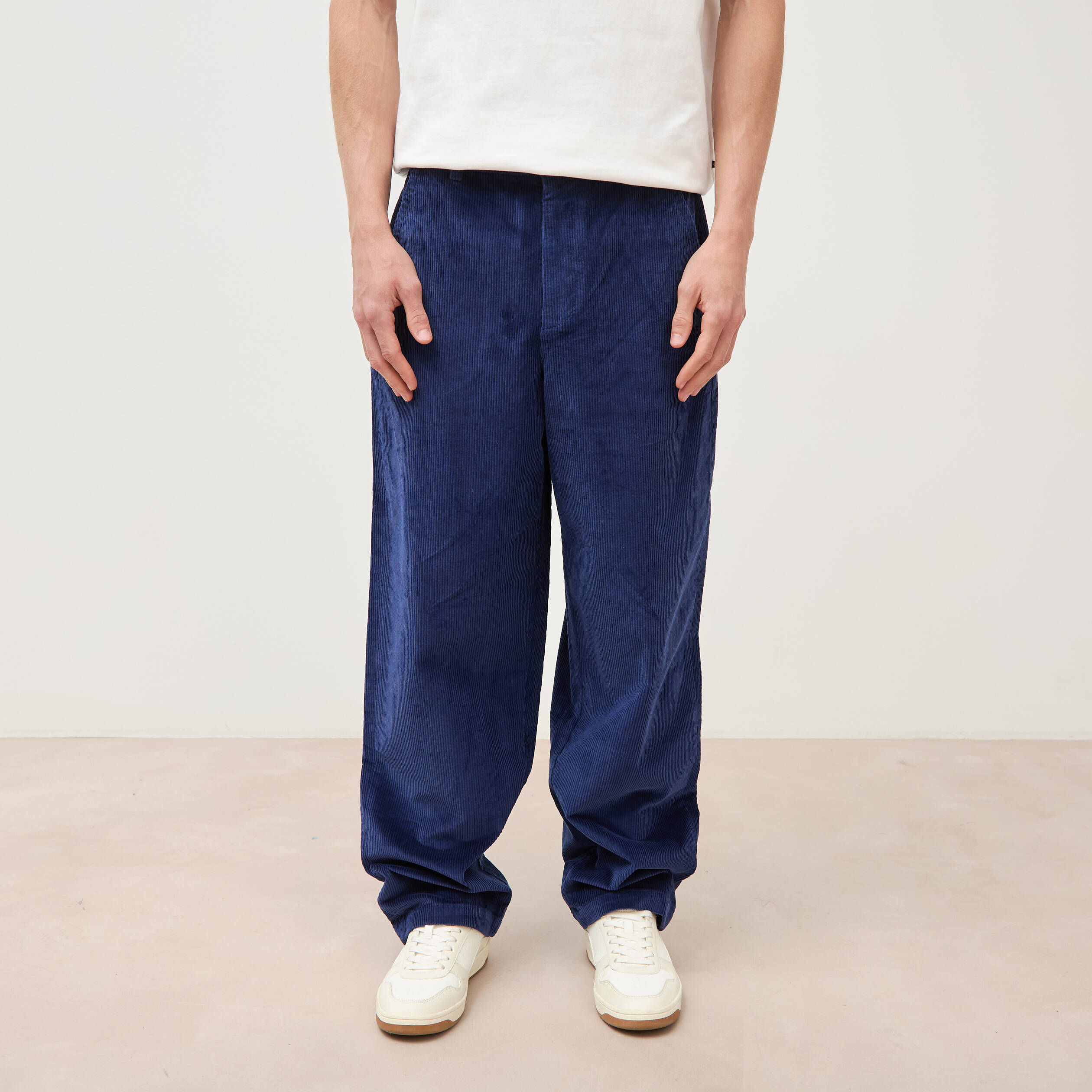 Pantalon large en velours longueur 32 bleu fonc&eacute; homme