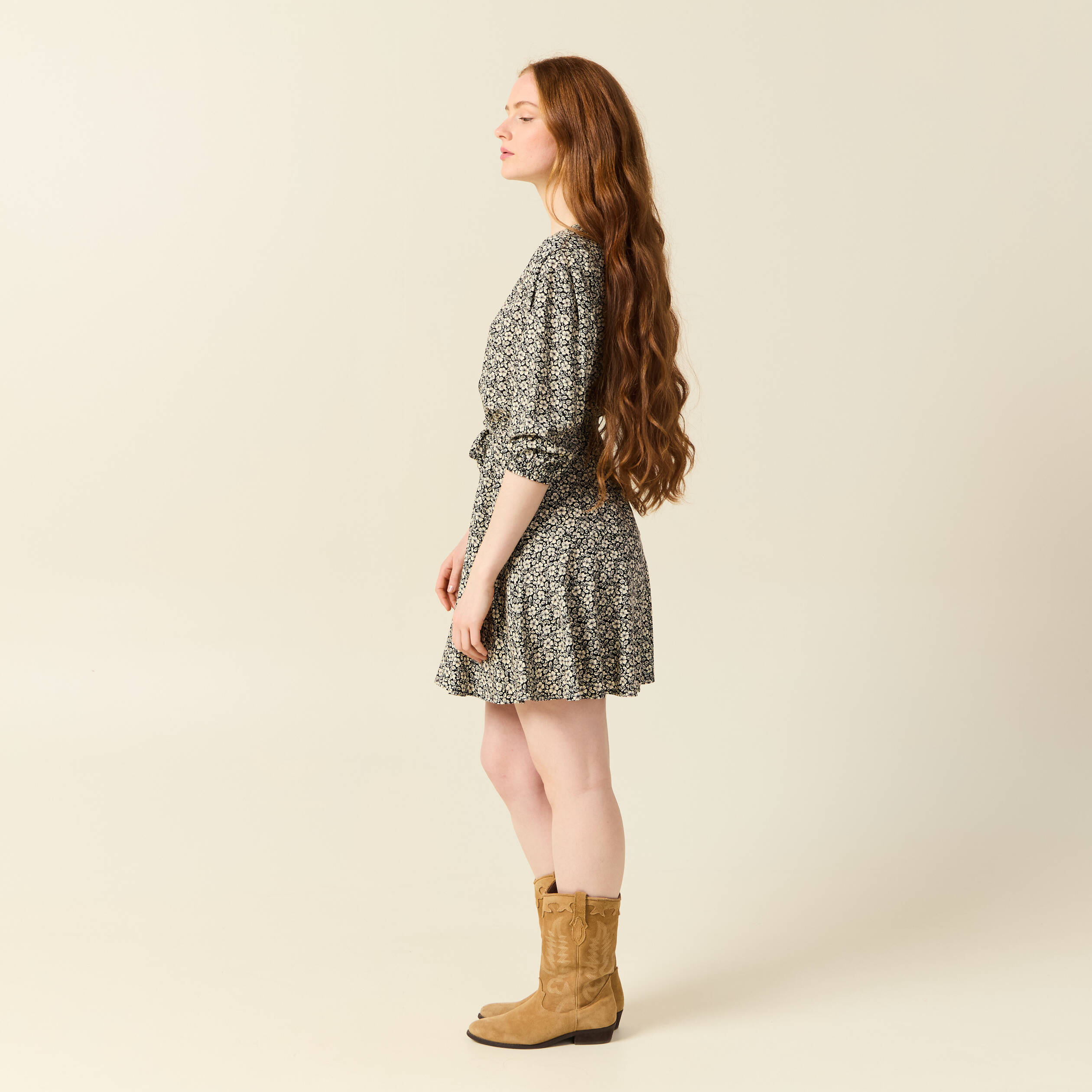 Robe &eacute;vas&eacute;e fluide manches 3/4 noir femme