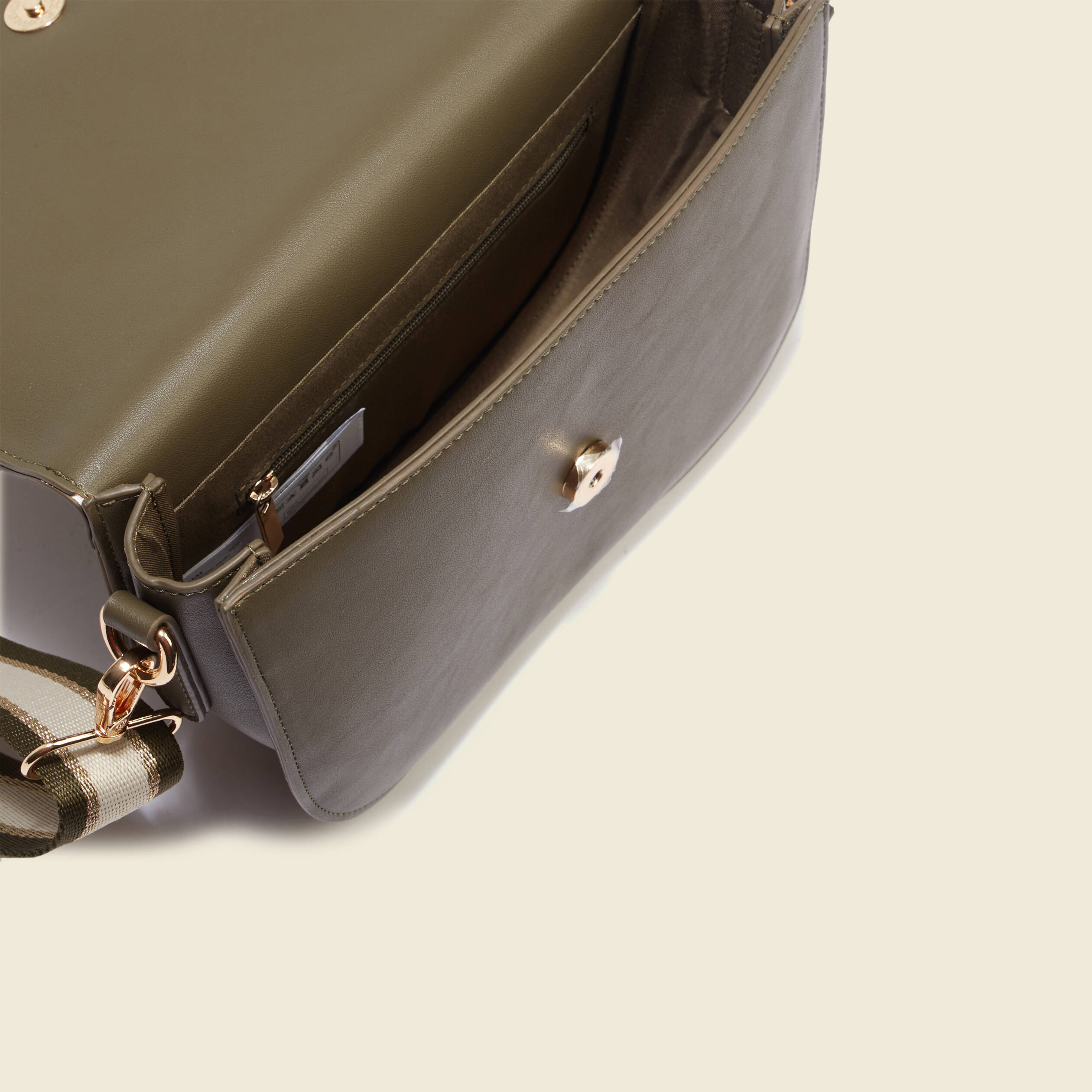 Sac &agrave; rabat en bandouli&egrave;re vert kaki femme