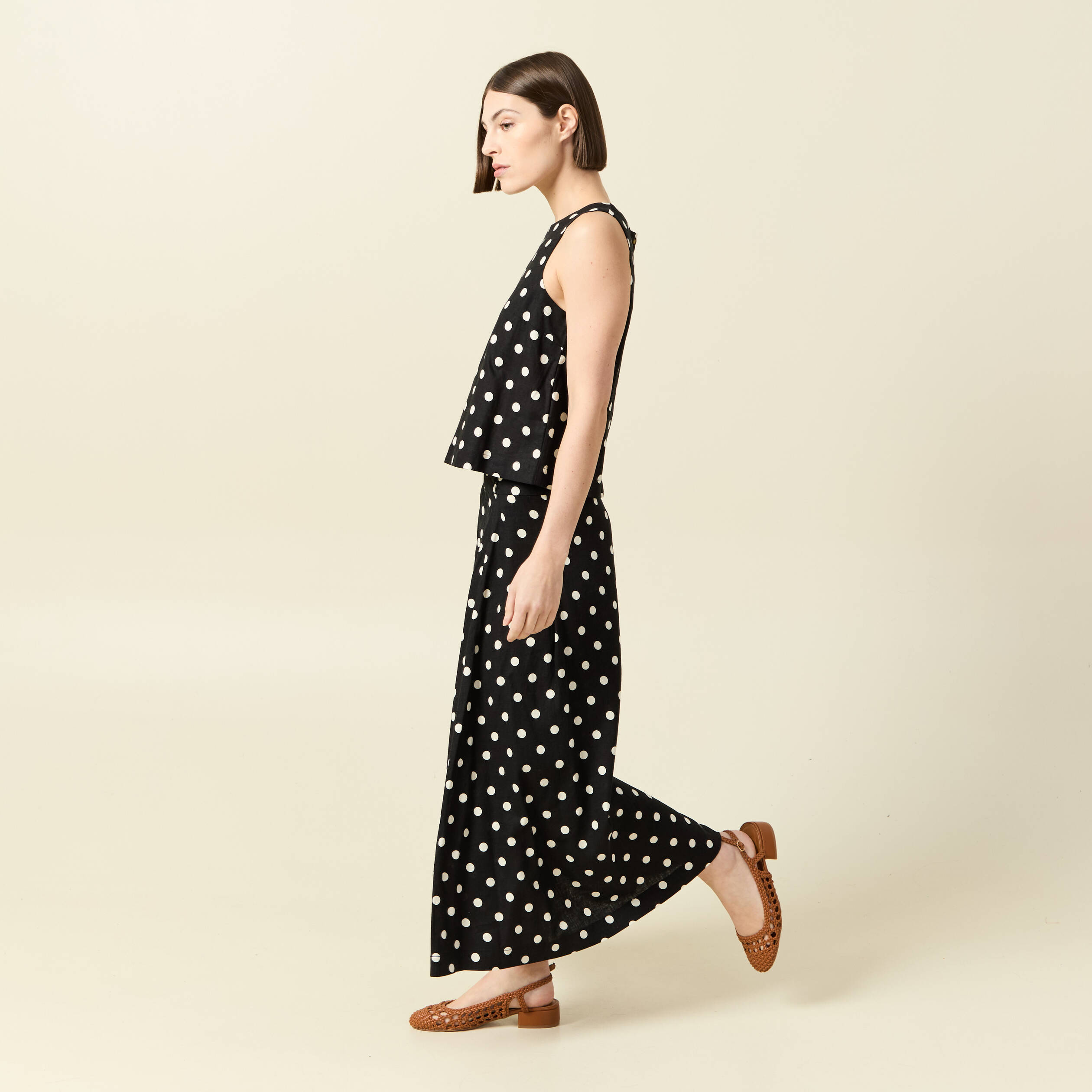 Top sans manches noir femme