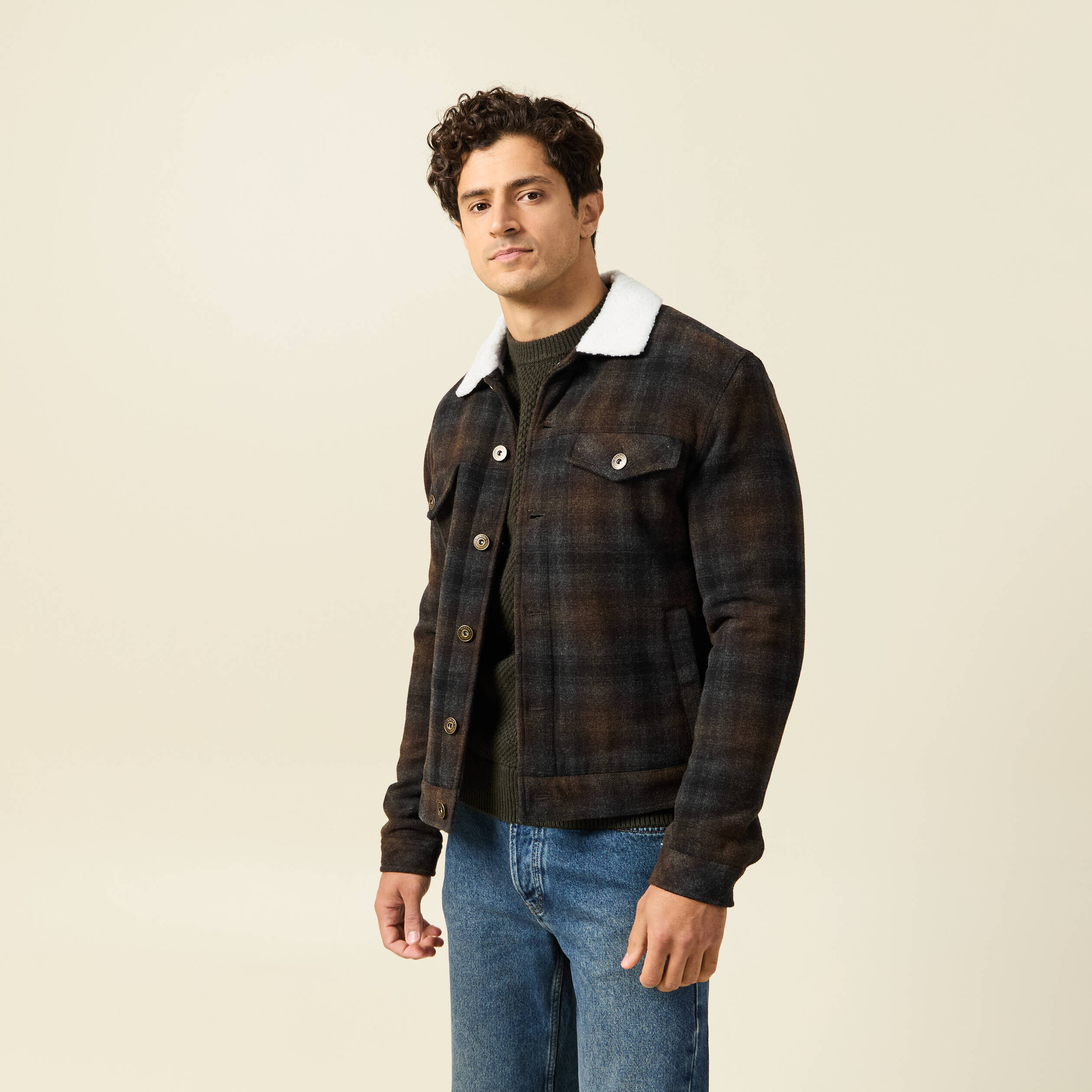Veste droite courte col chemise marron fonc&eacute; homme