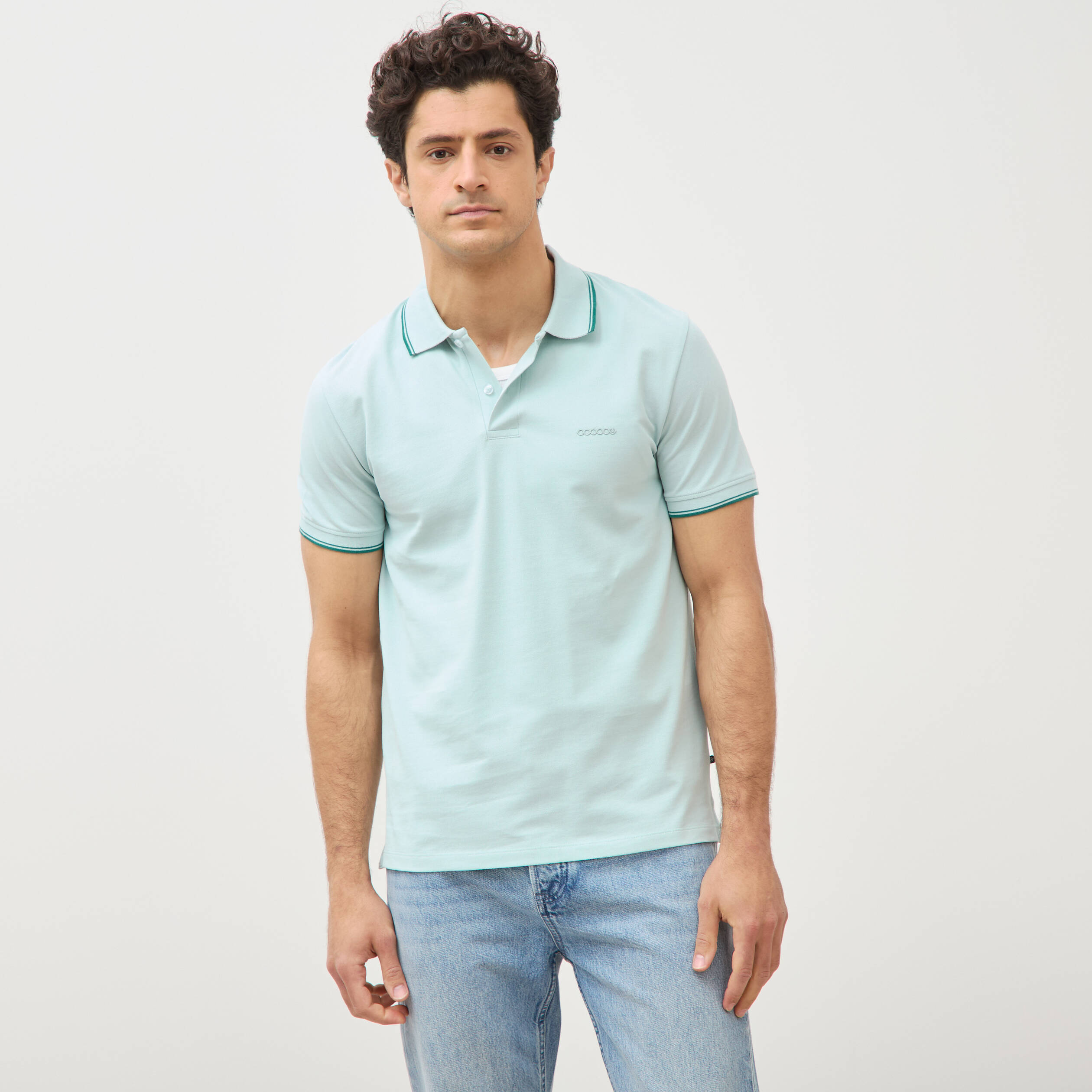 Polo cintr&eacute; en coton manches courtes bleu gris homme