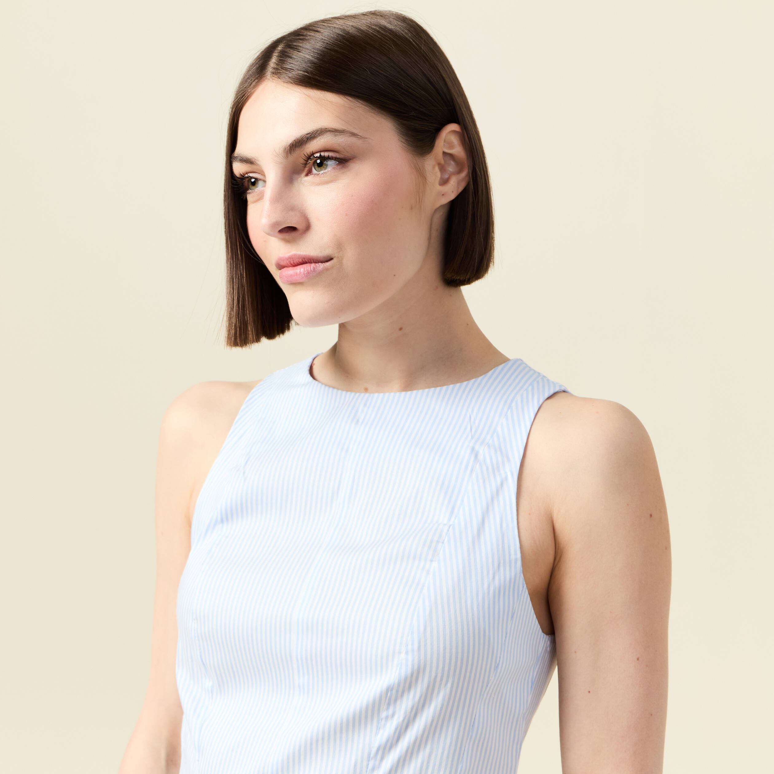 robe sans manches col montant ecru femme Robe sans manches col montant ecru femme