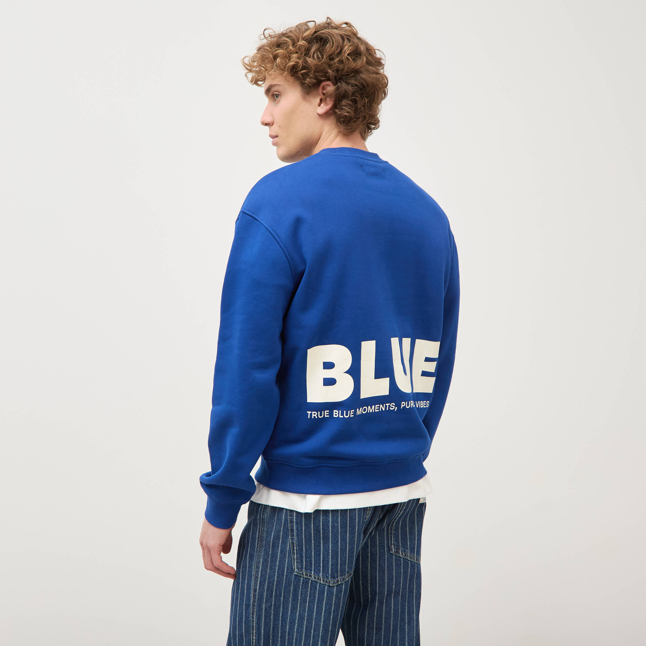 Sweat droit col rond manches longues bleu electrique homme