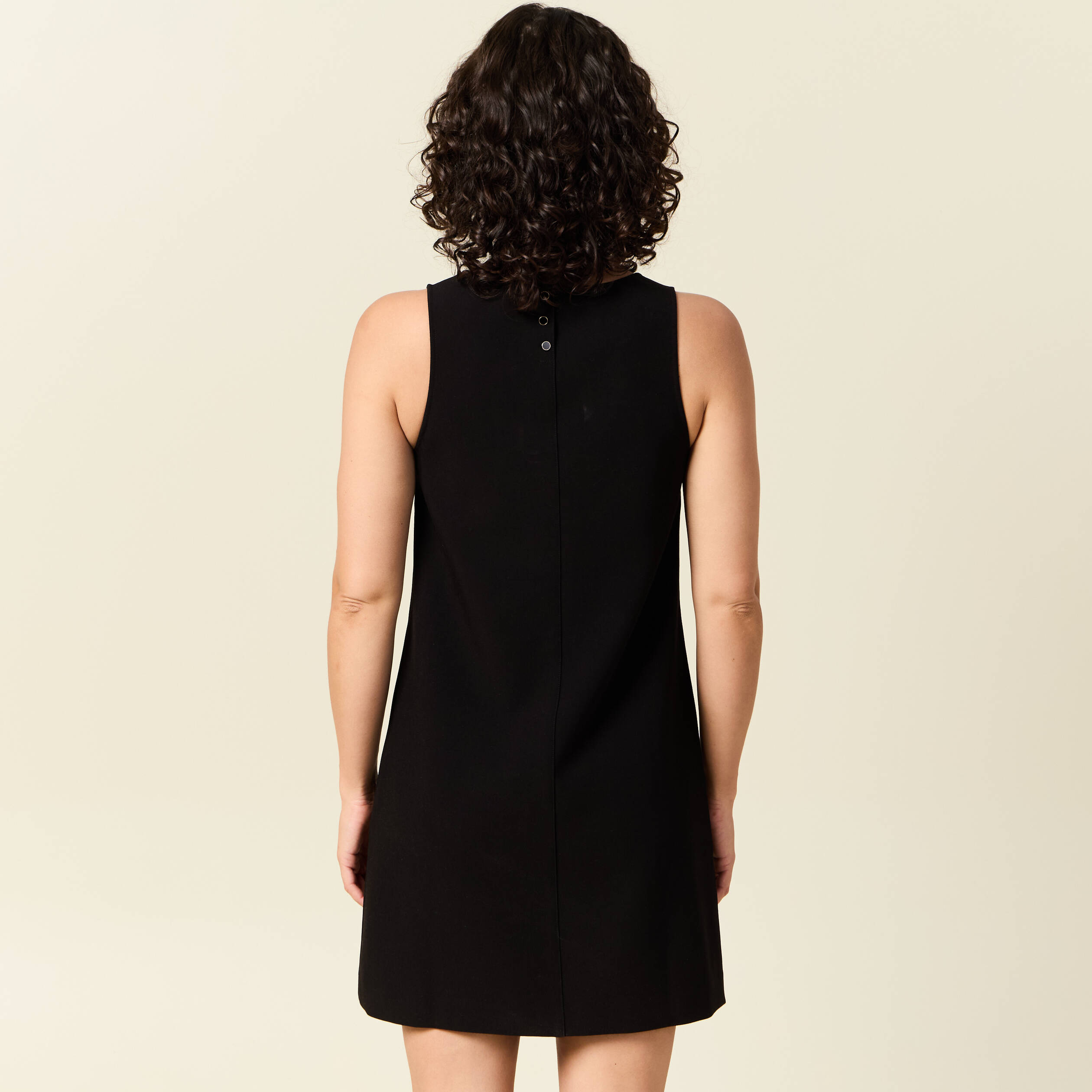 Robe chasuble trap&egrave;ze noir femme
