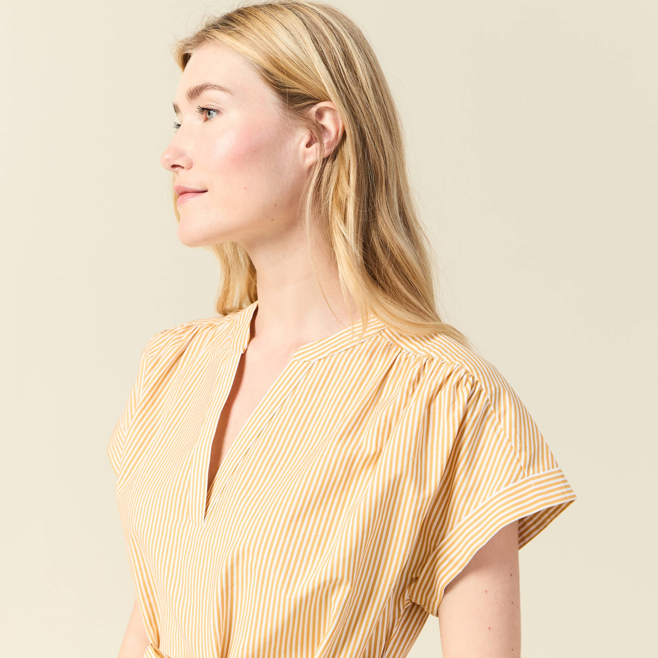 Robe droite ceintur&eacute;e jaune femme