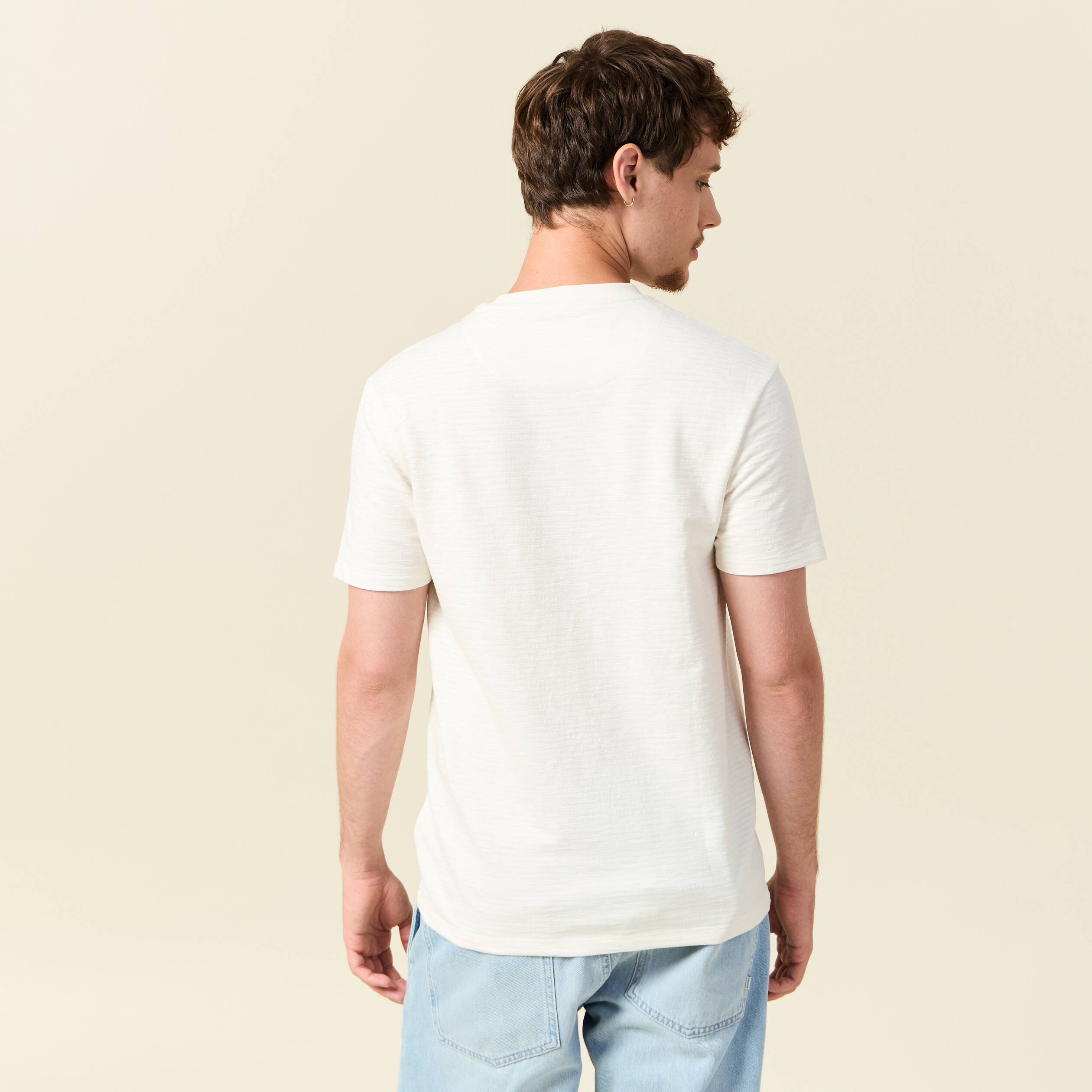 t shirt cintre col rond manches courtes ecru homme T-shirt cintré col rond manches courtes ecru homme