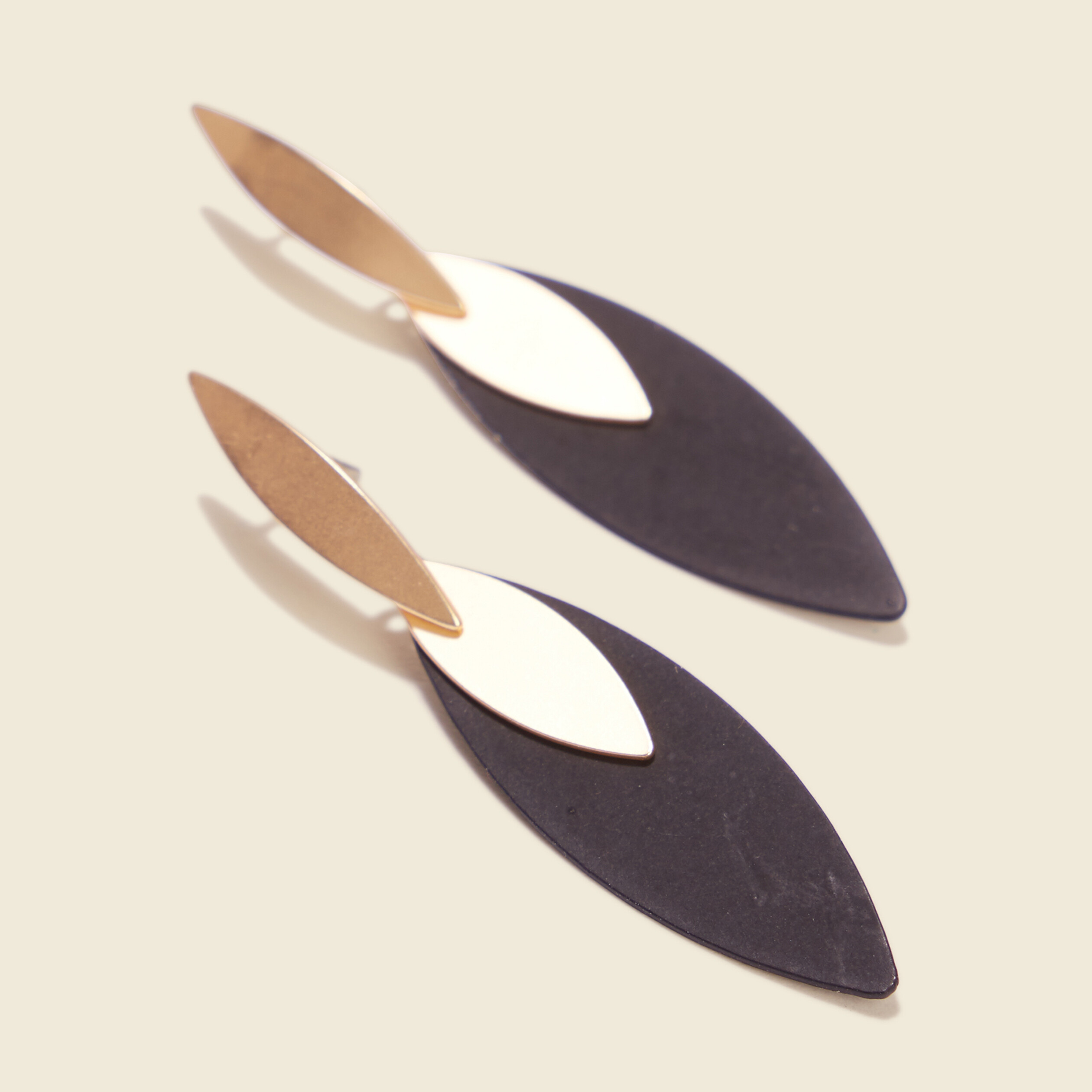 Boucles d'oreilles pendantes noir femme