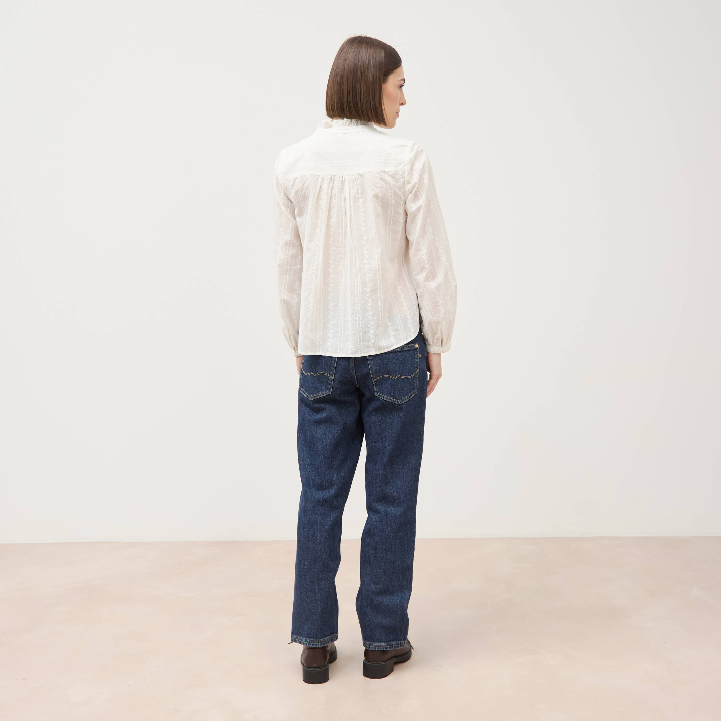 Blouse col mao manches longues en coton ecru femme