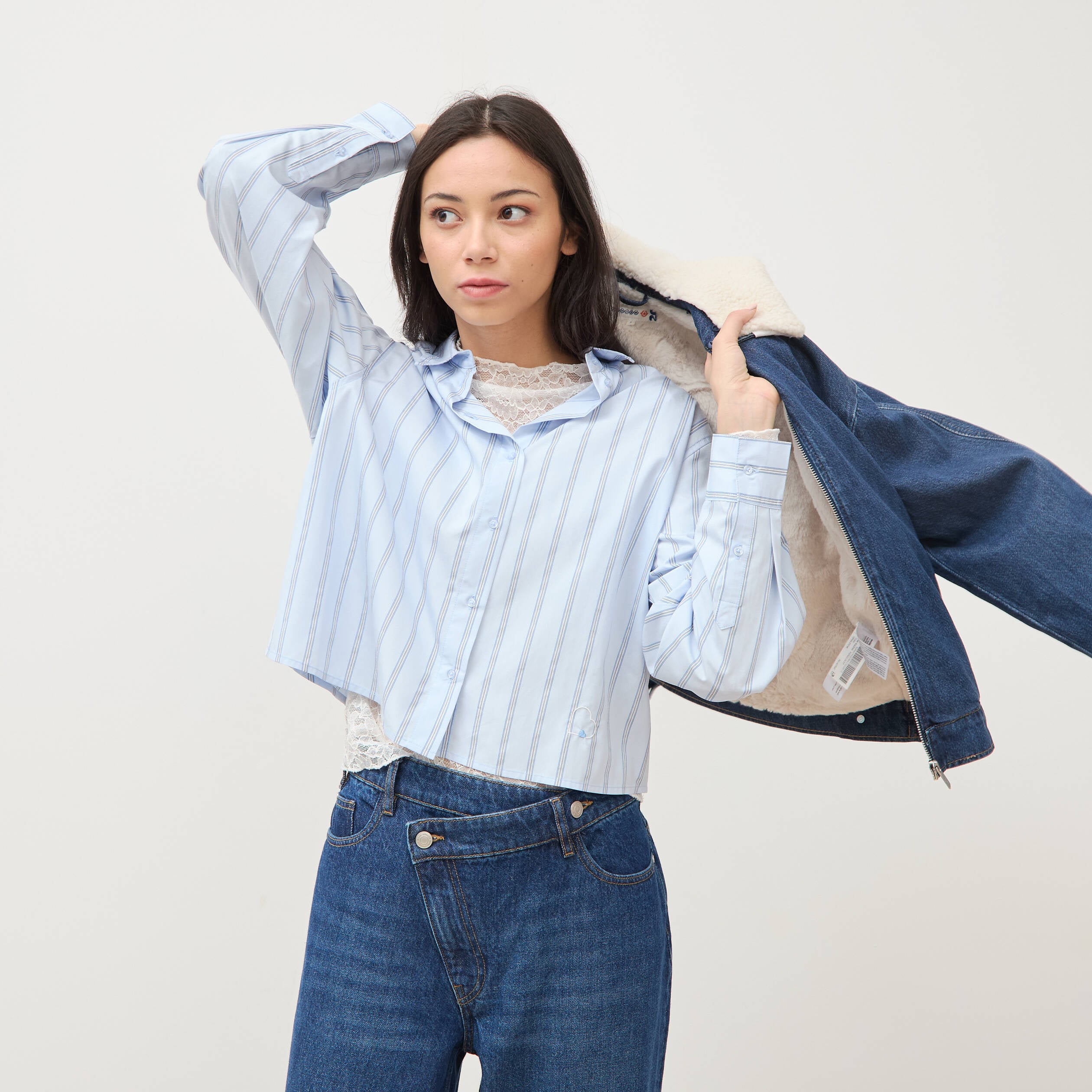 Chemise droite manches longues ray&eacute;e bleu clair femme
