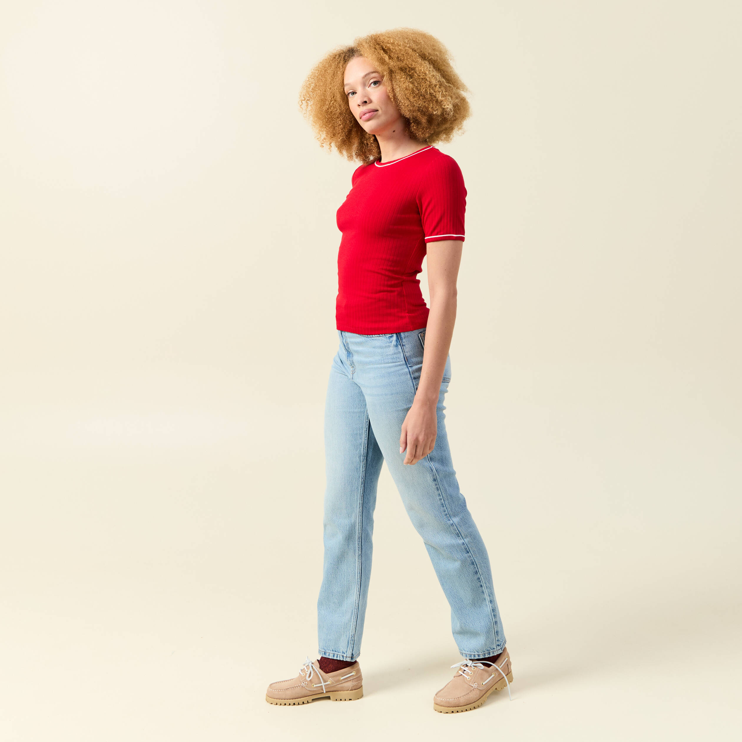 T-shirt ajust&eacute; court manches courtes rouge femme