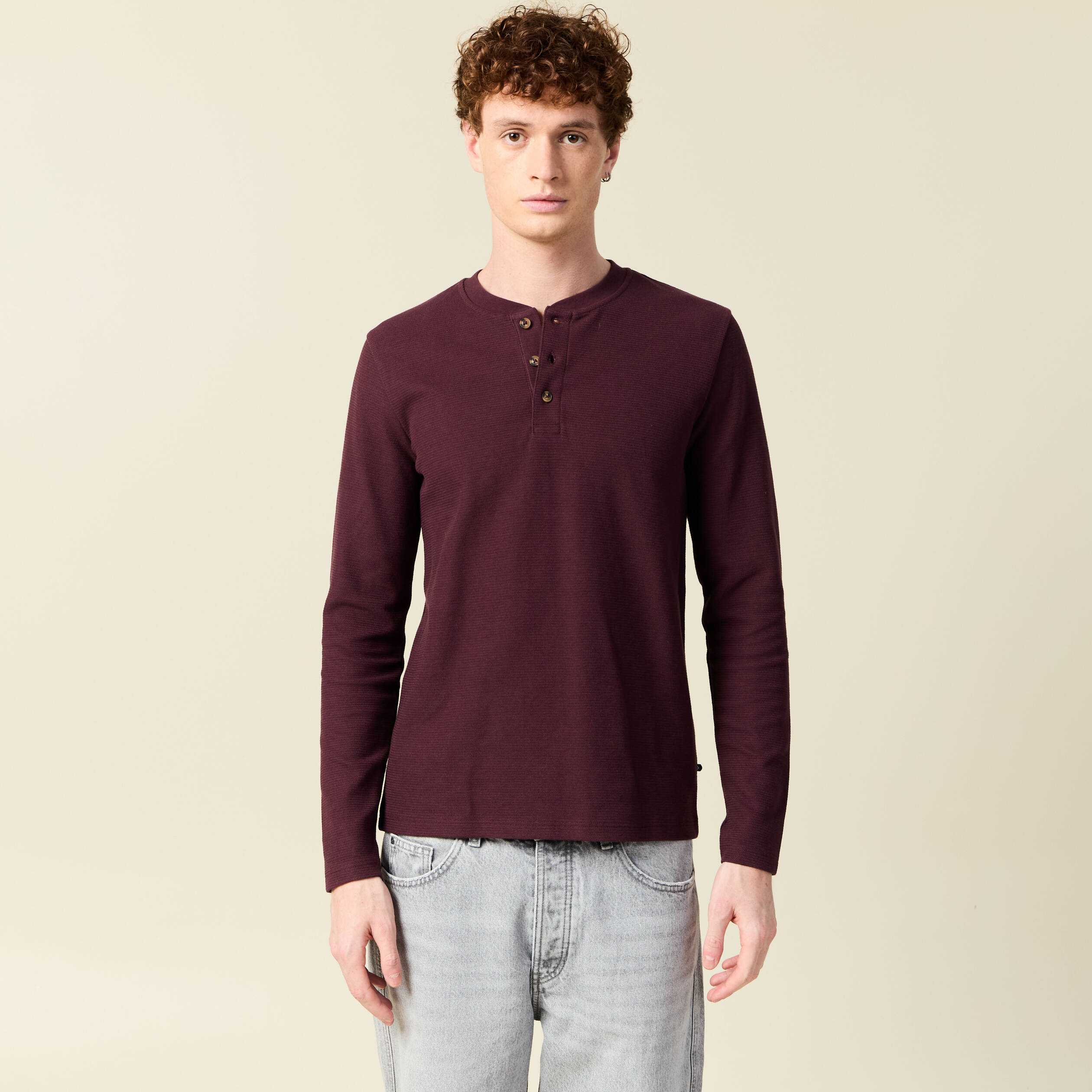 T-shirt manches longues à badge Tommy | Marron | Tommy Hilfiger