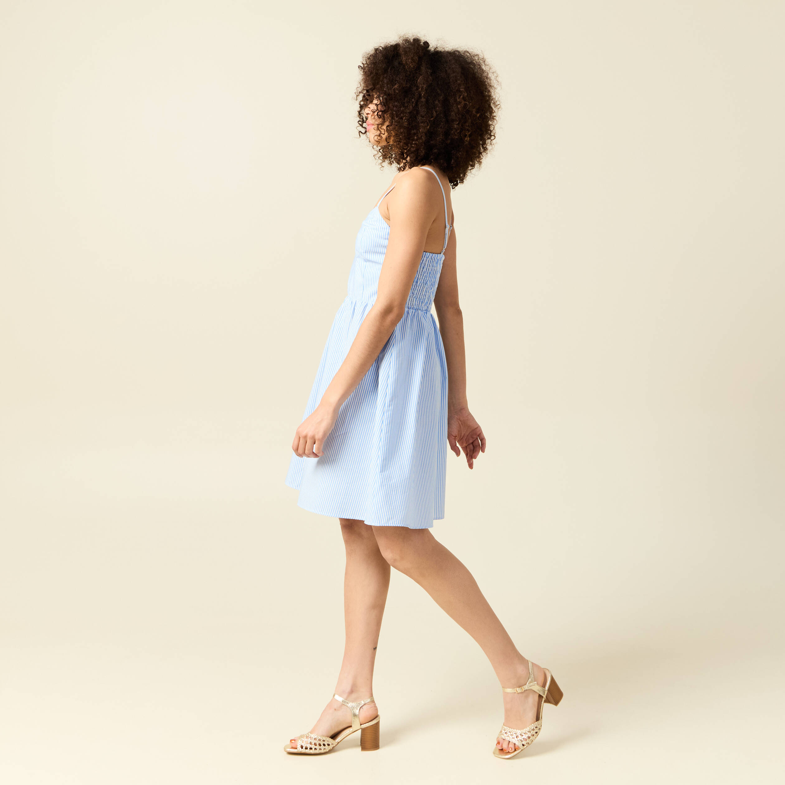 Robe &eacute;vas&eacute;e col V sans manches en coton bleu femme