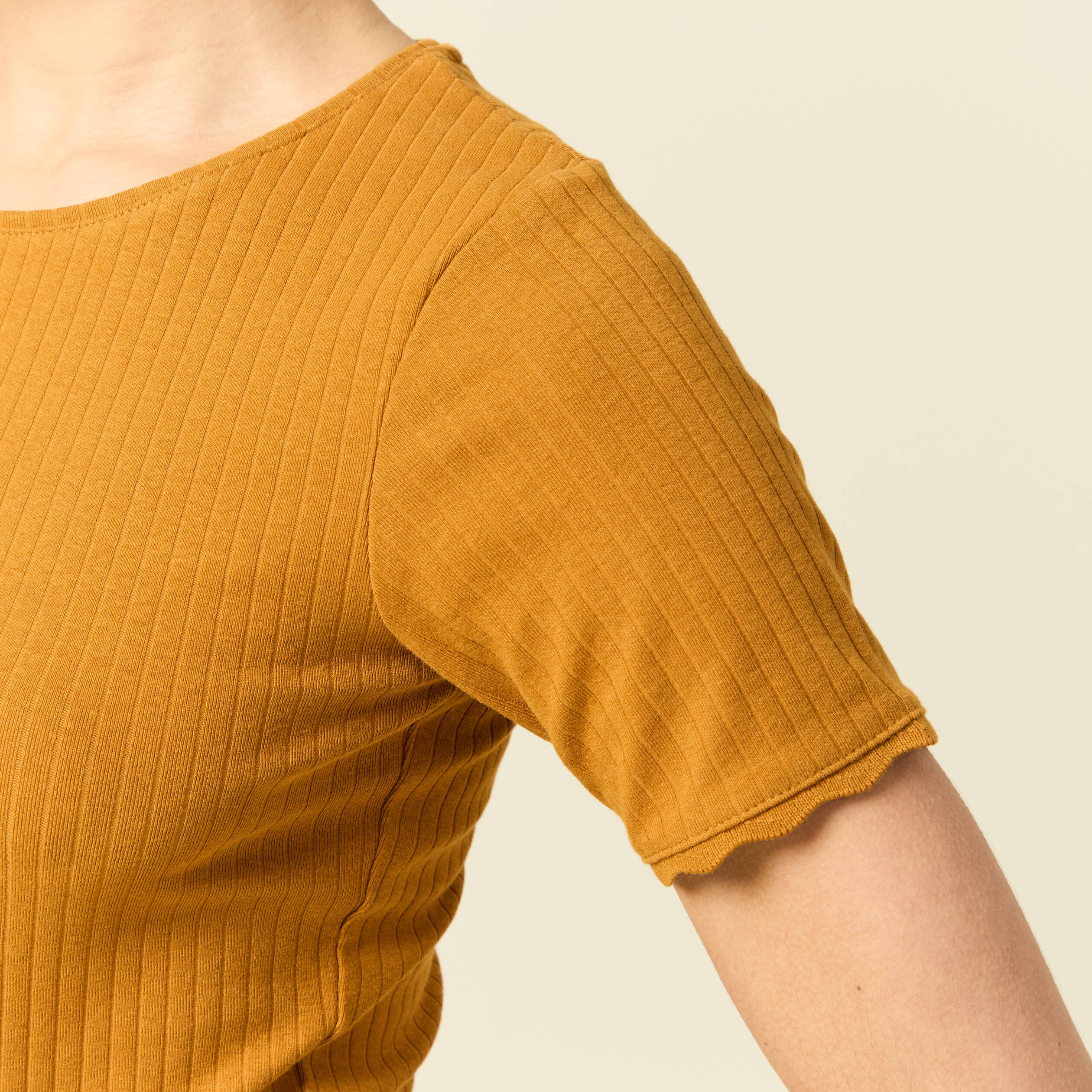 T-shirt manches courtes c&ocirc;tel&eacute; camel femme