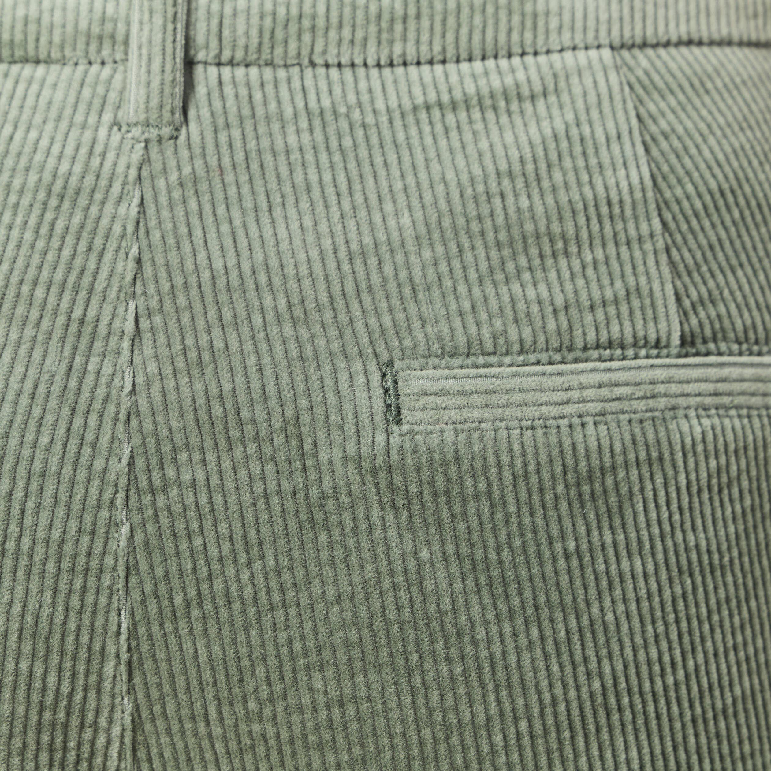 Pantalon chino velours c&ocirc;tel&eacute; vert kaki femme