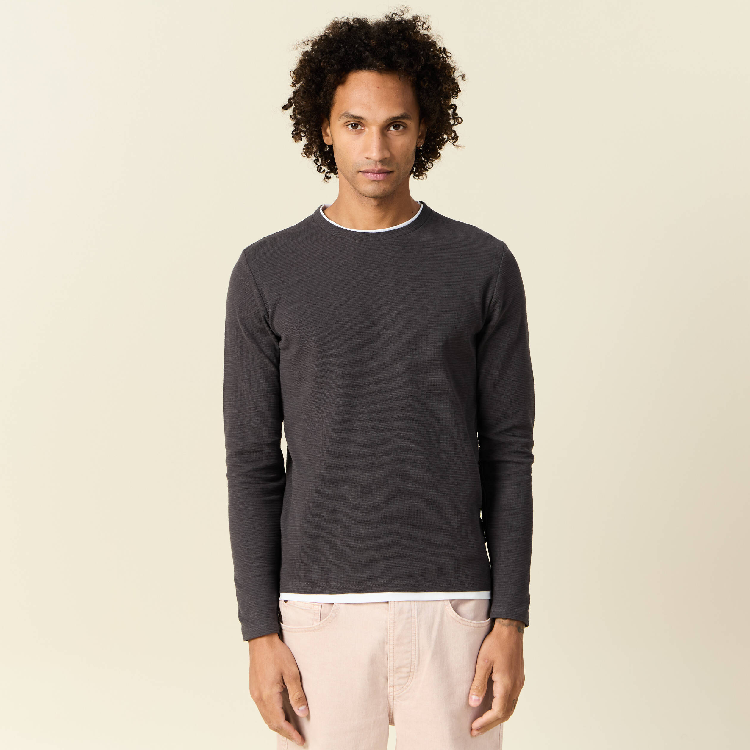 t shirt manches longues gris fonce homme T-shirt manches longues gris foncé homme