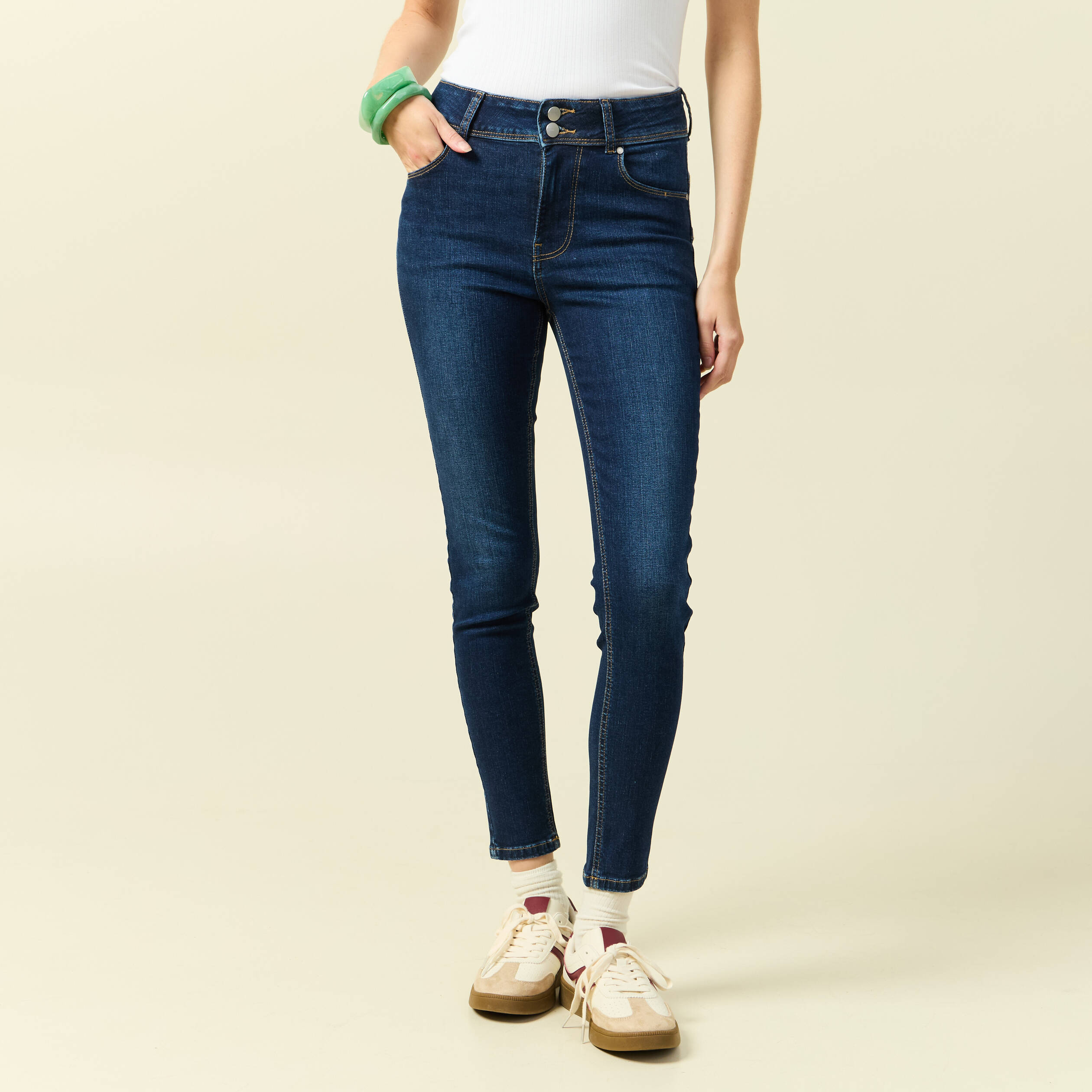 Jeans skinny 7/8&egrave;me taille haute denim brut femme