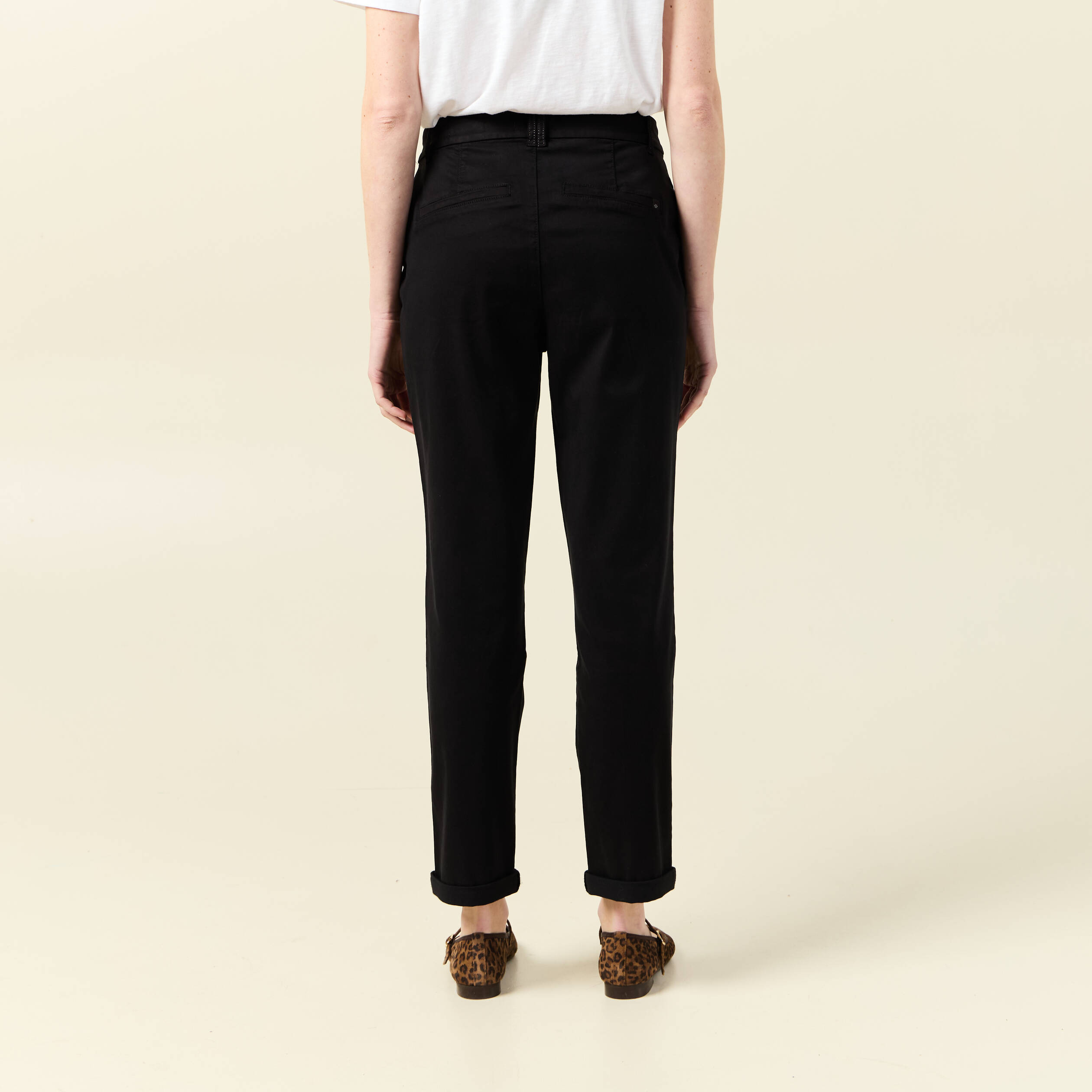 Pantalon chino cigarette noir femme