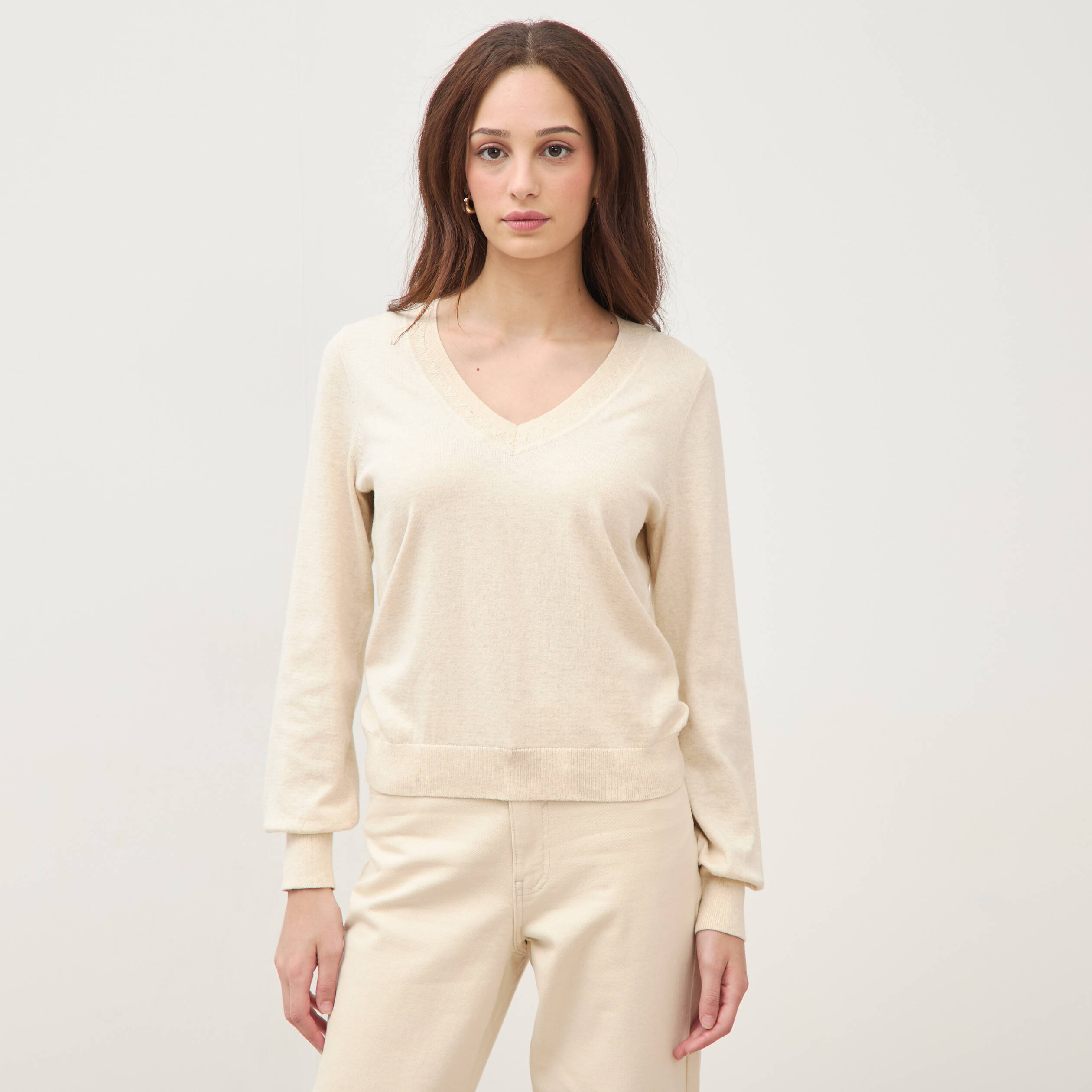 Pull droit col v manches longues creme femme