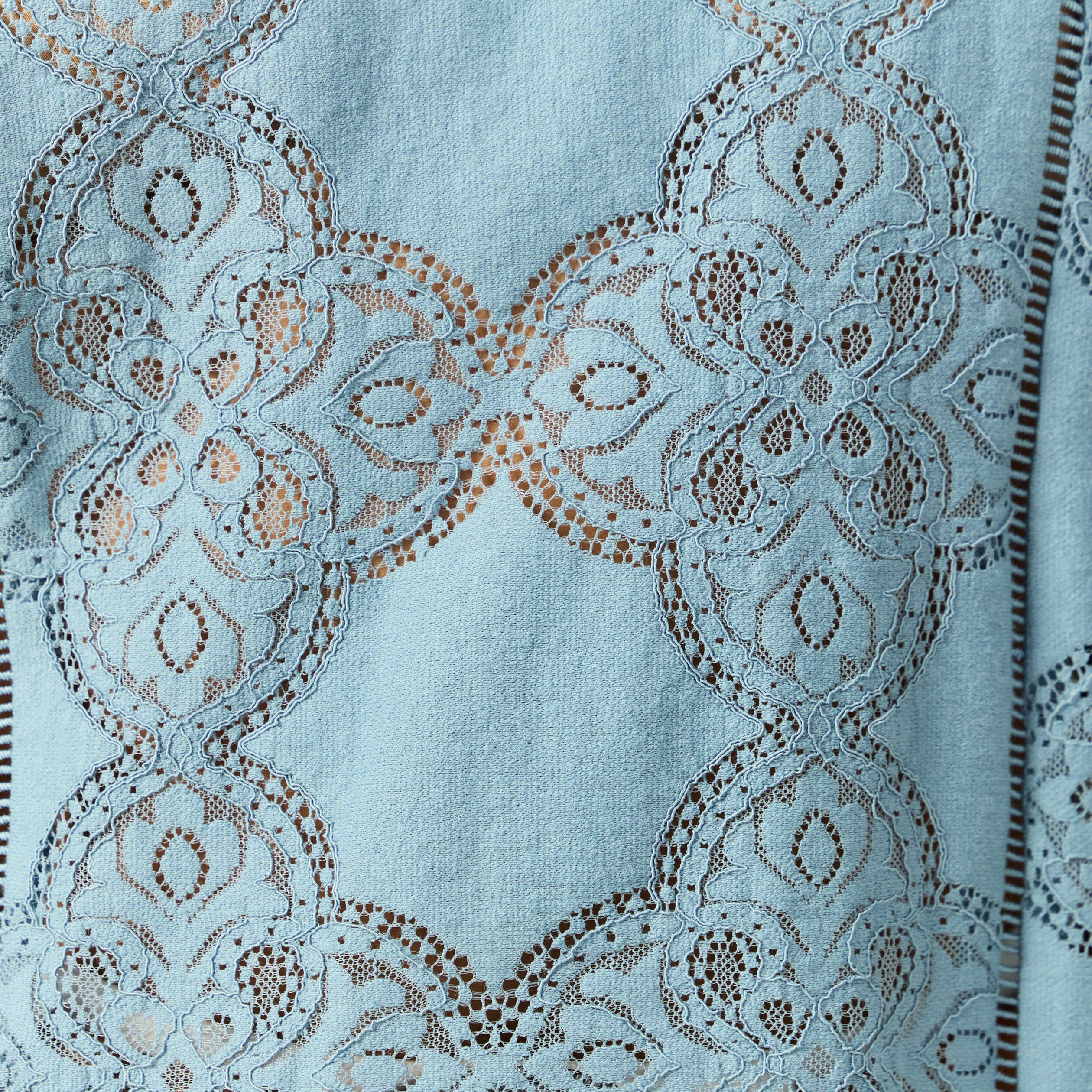 Blouse cintr&eacute;e dentelle manches longues gris femme