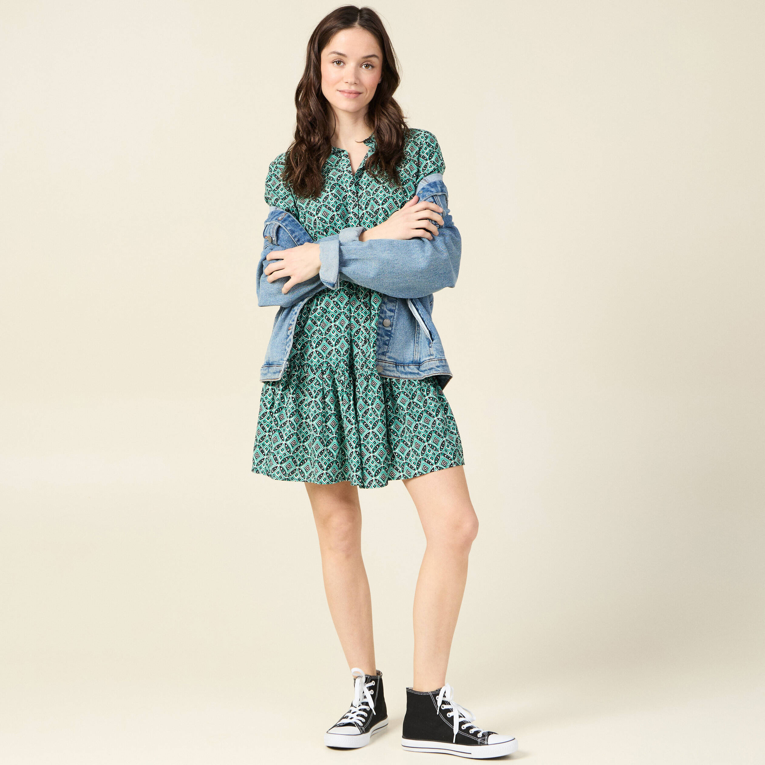 Robe courte &eacute;vas&eacute;e manches longues vert femme