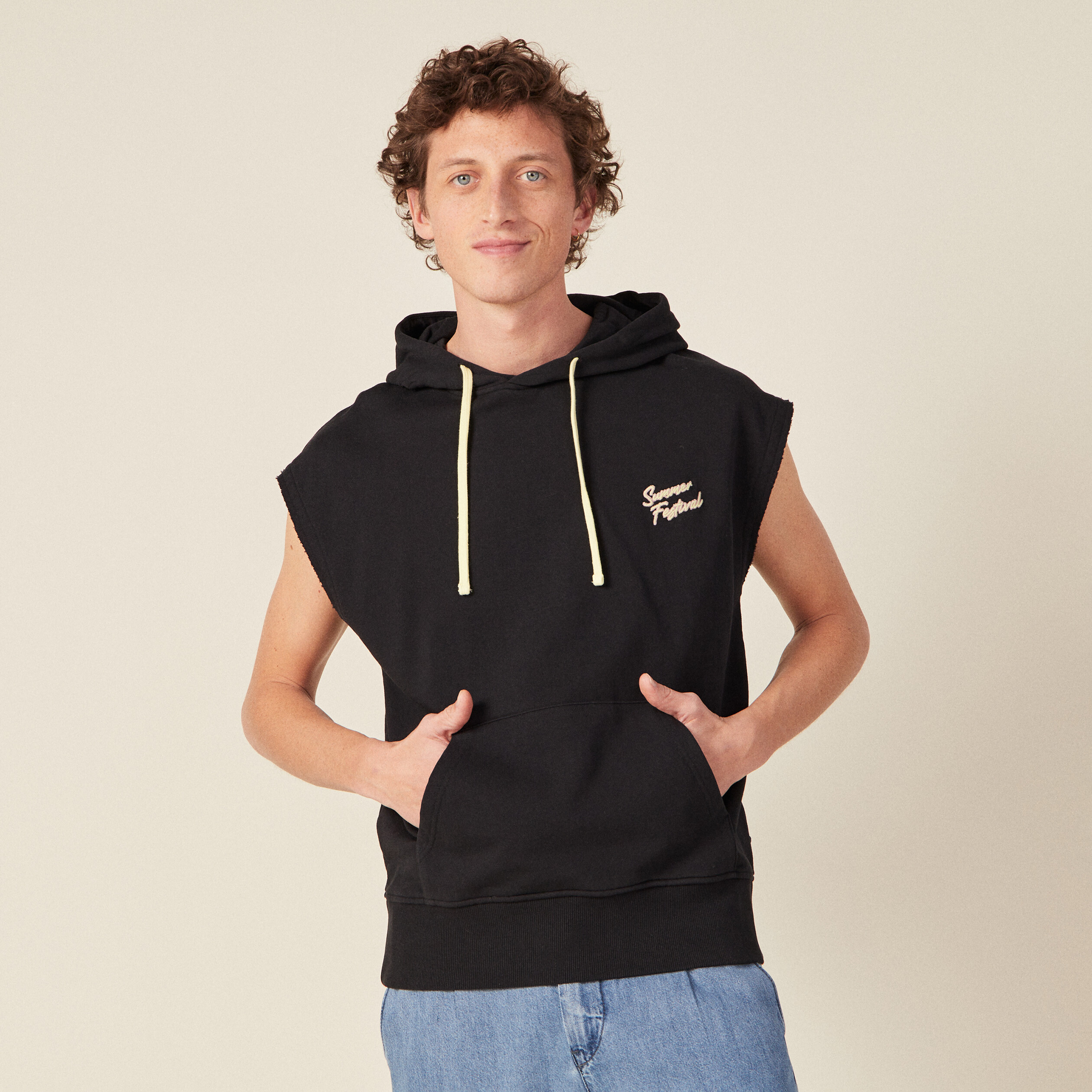 Sweat Capuche Rise - Noir imprimé et personnalisé pour votre entreprise -  Crafters