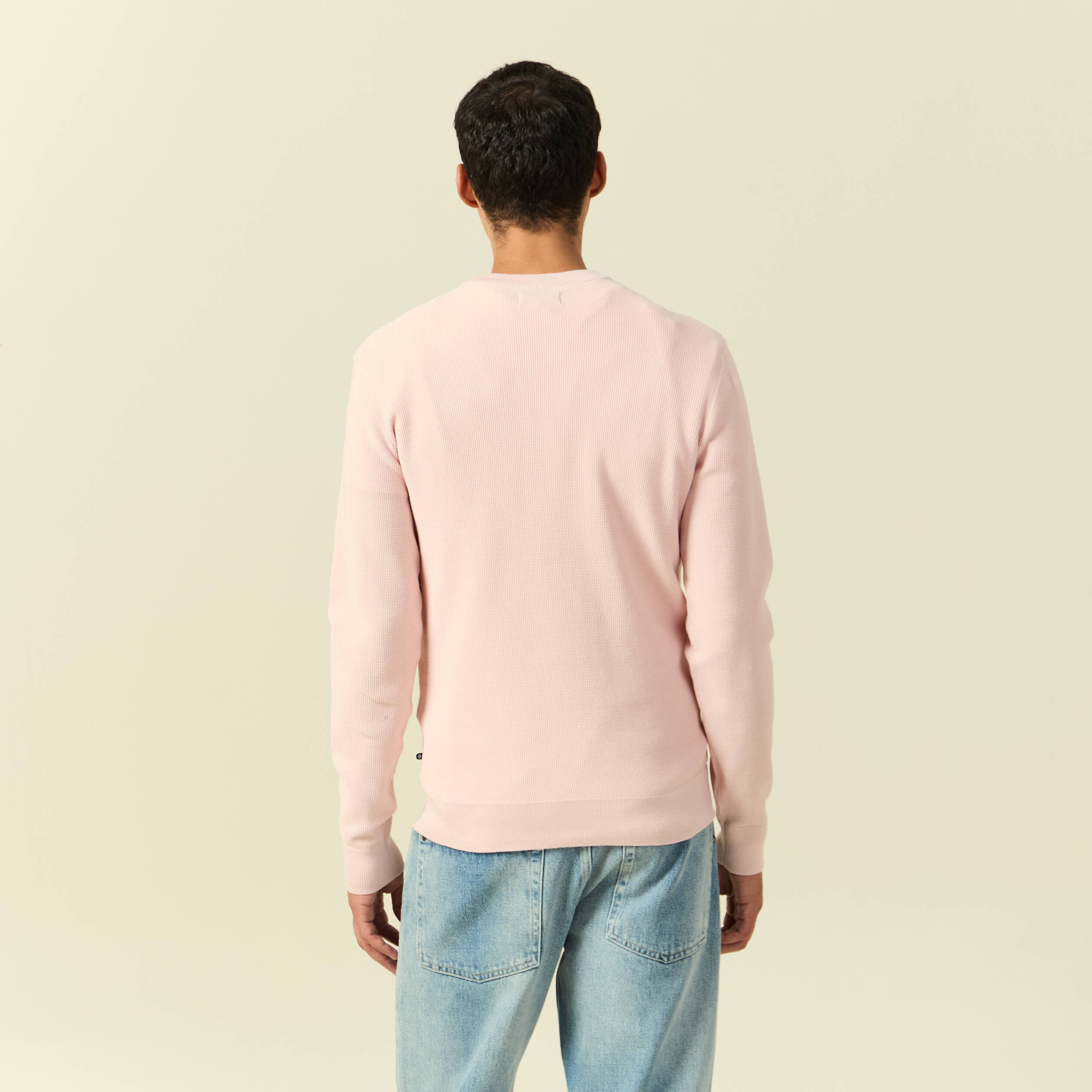 Pull fin col rond manches longues rose poudr&eacute;e homme