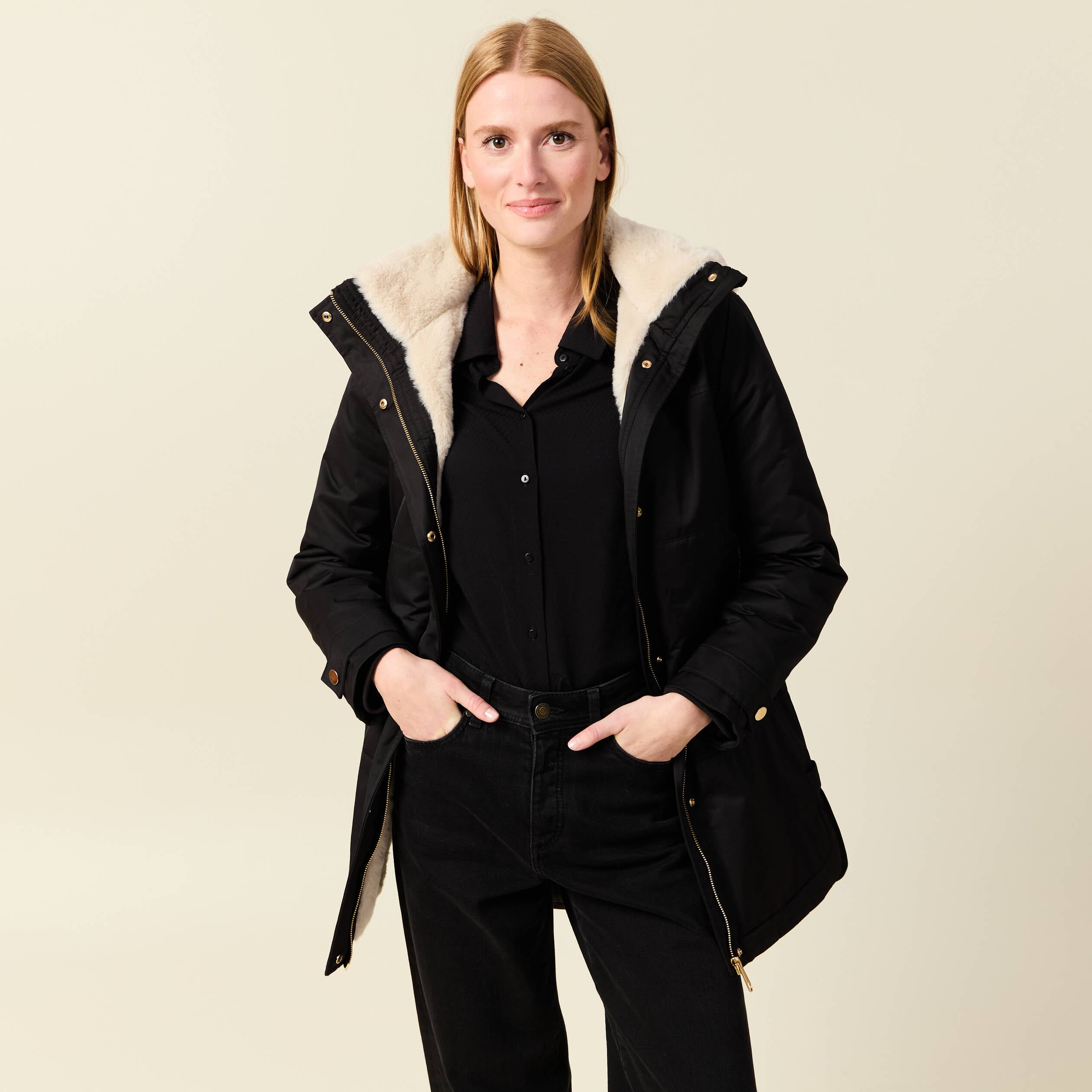Parka droite &agrave; capuche noir femme