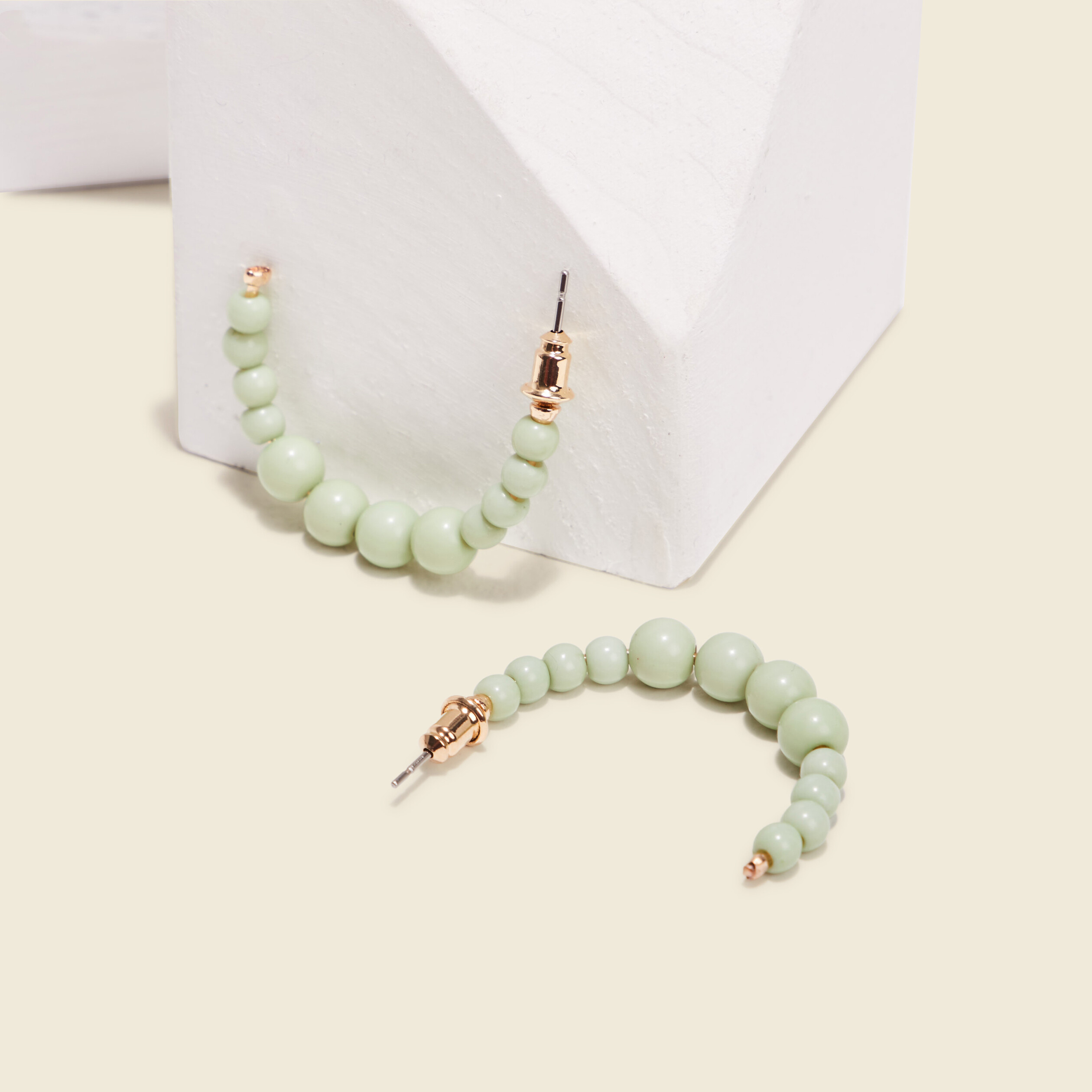 Boucles d'oreilles créoles vert anis femme