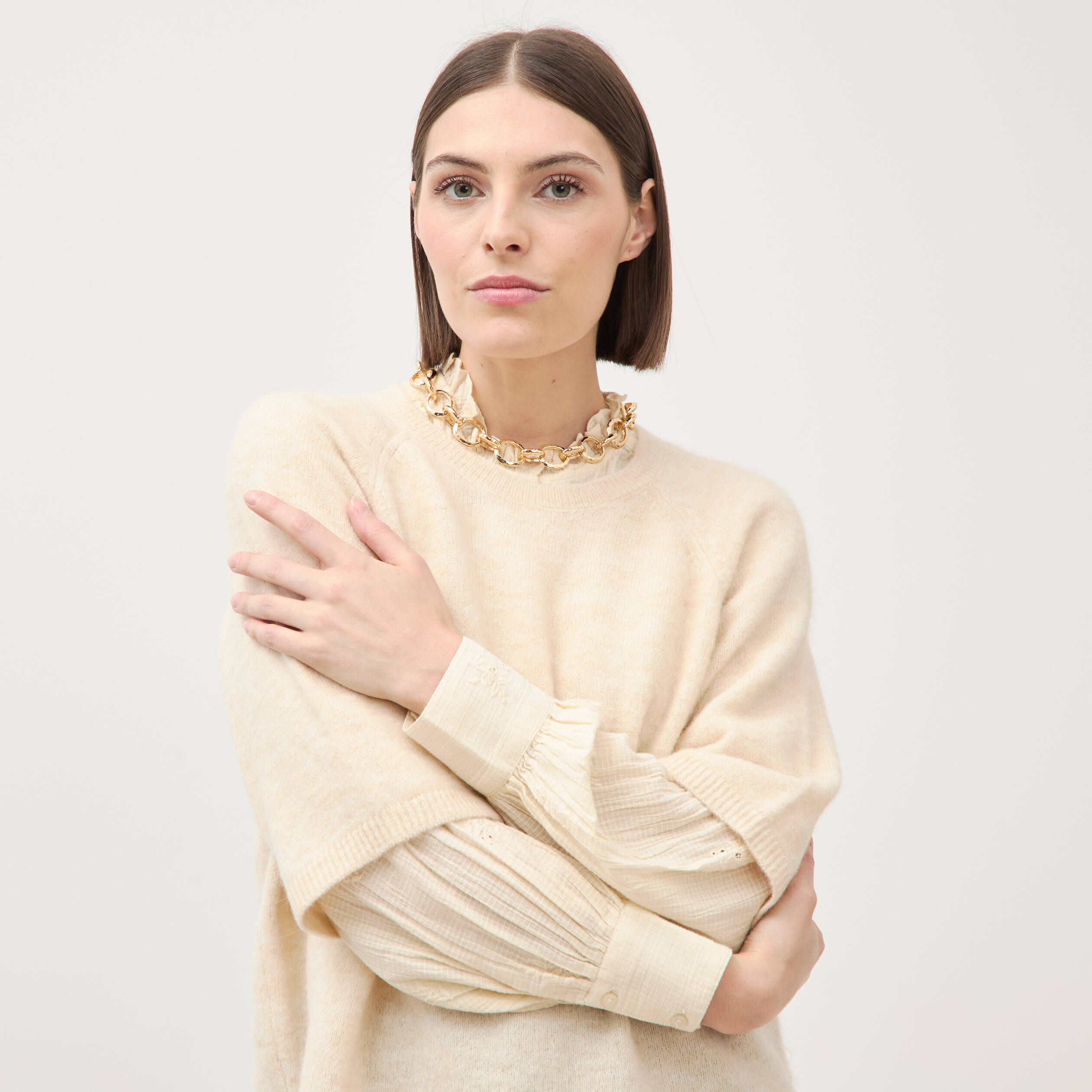 Pull droit court col v manches courtes ivoire femme