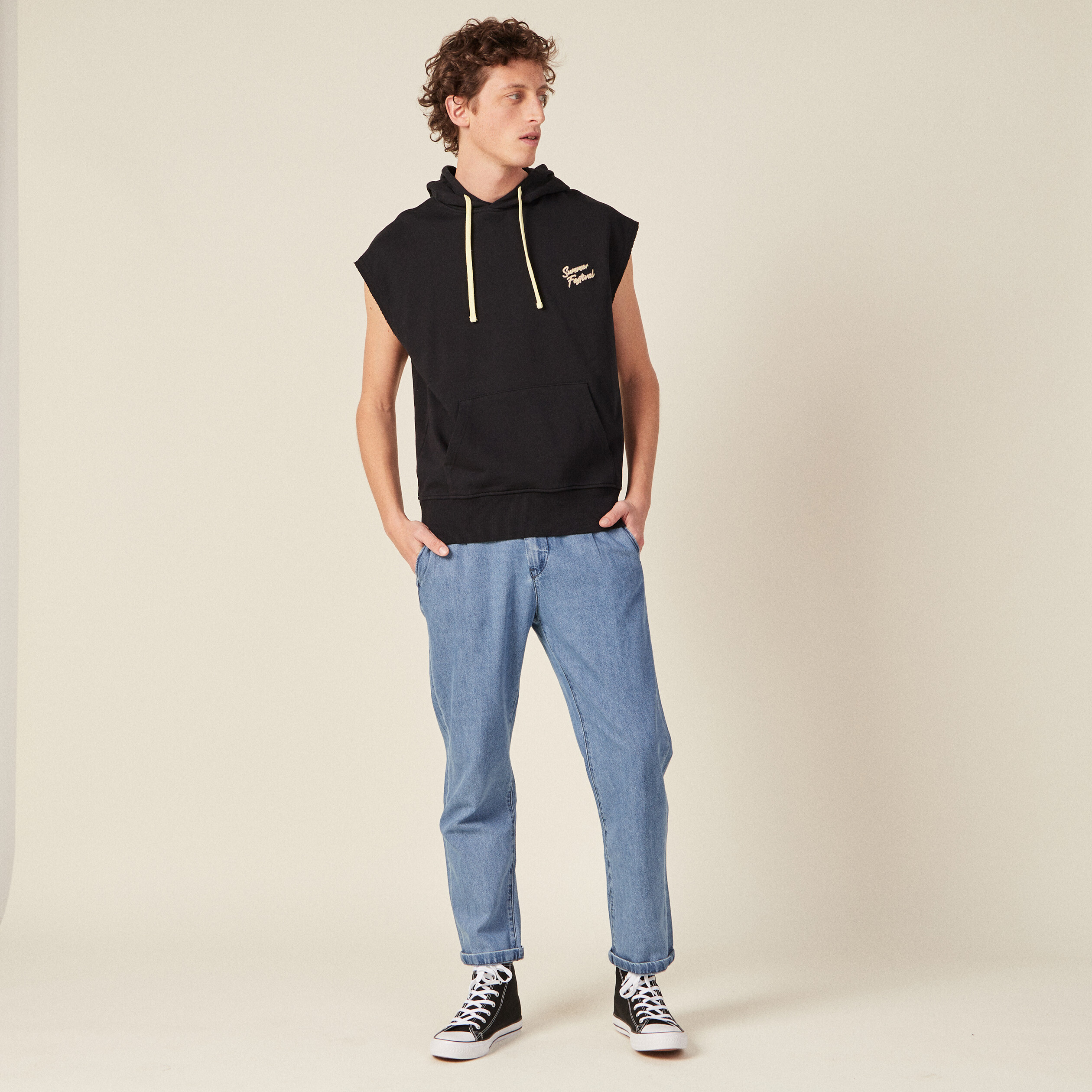 Pull noir hotsell sans capuche