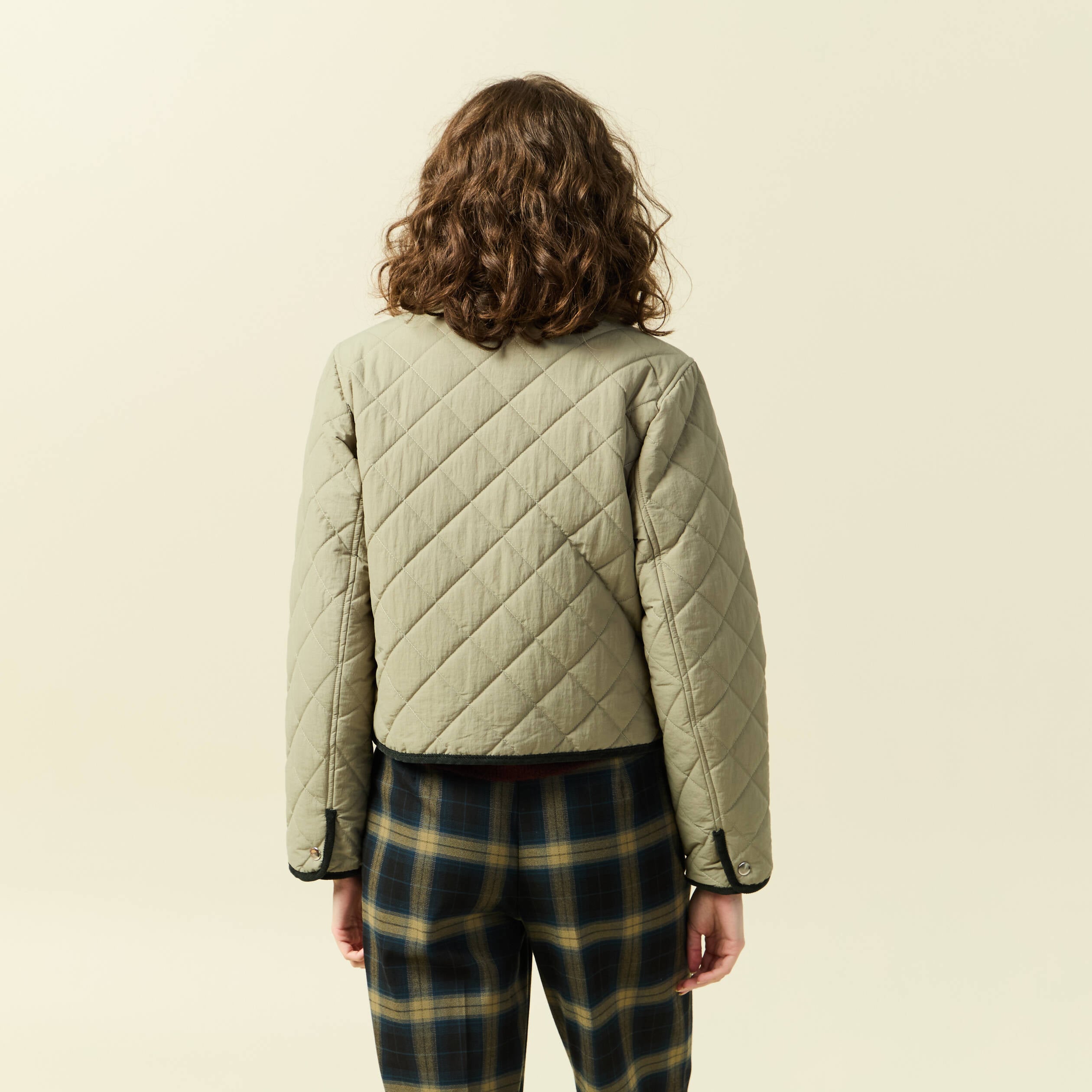 Blouson matelass&eacute; boutonn&eacute; vert kaki femme
