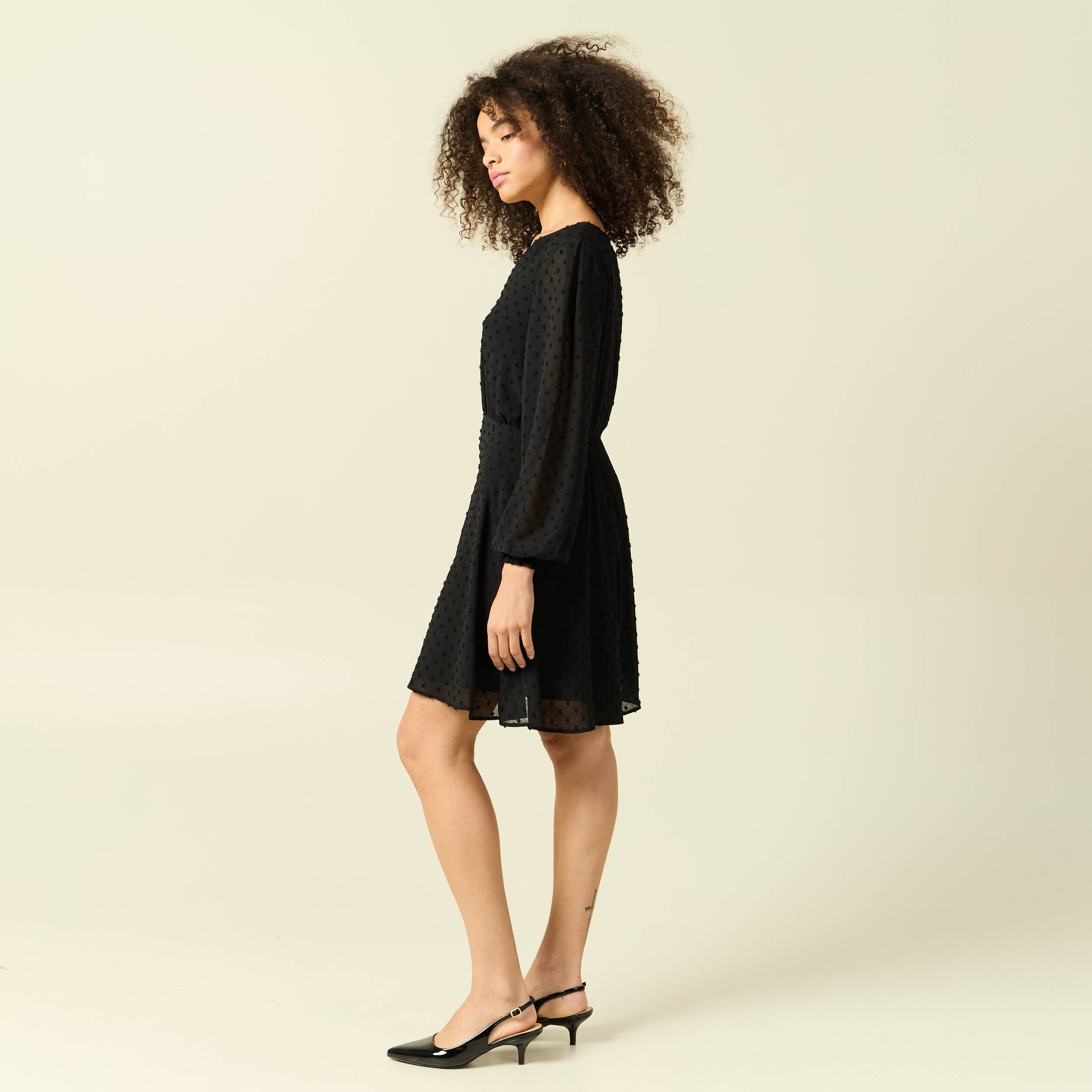 Robe fluide col v manches longues noir femme