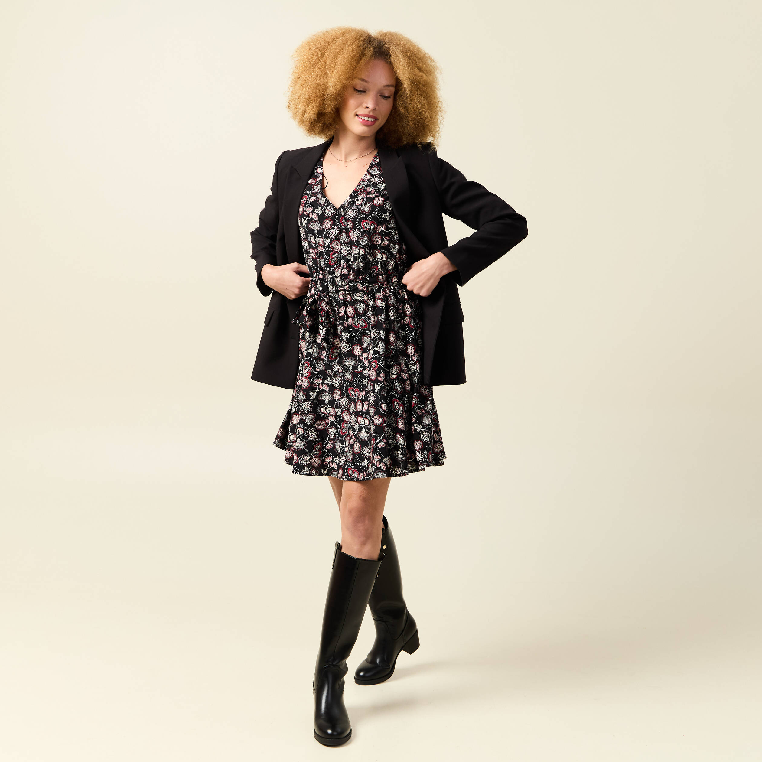 Robe &eacute;vas&eacute;e fluide manches 3/4 noir femme