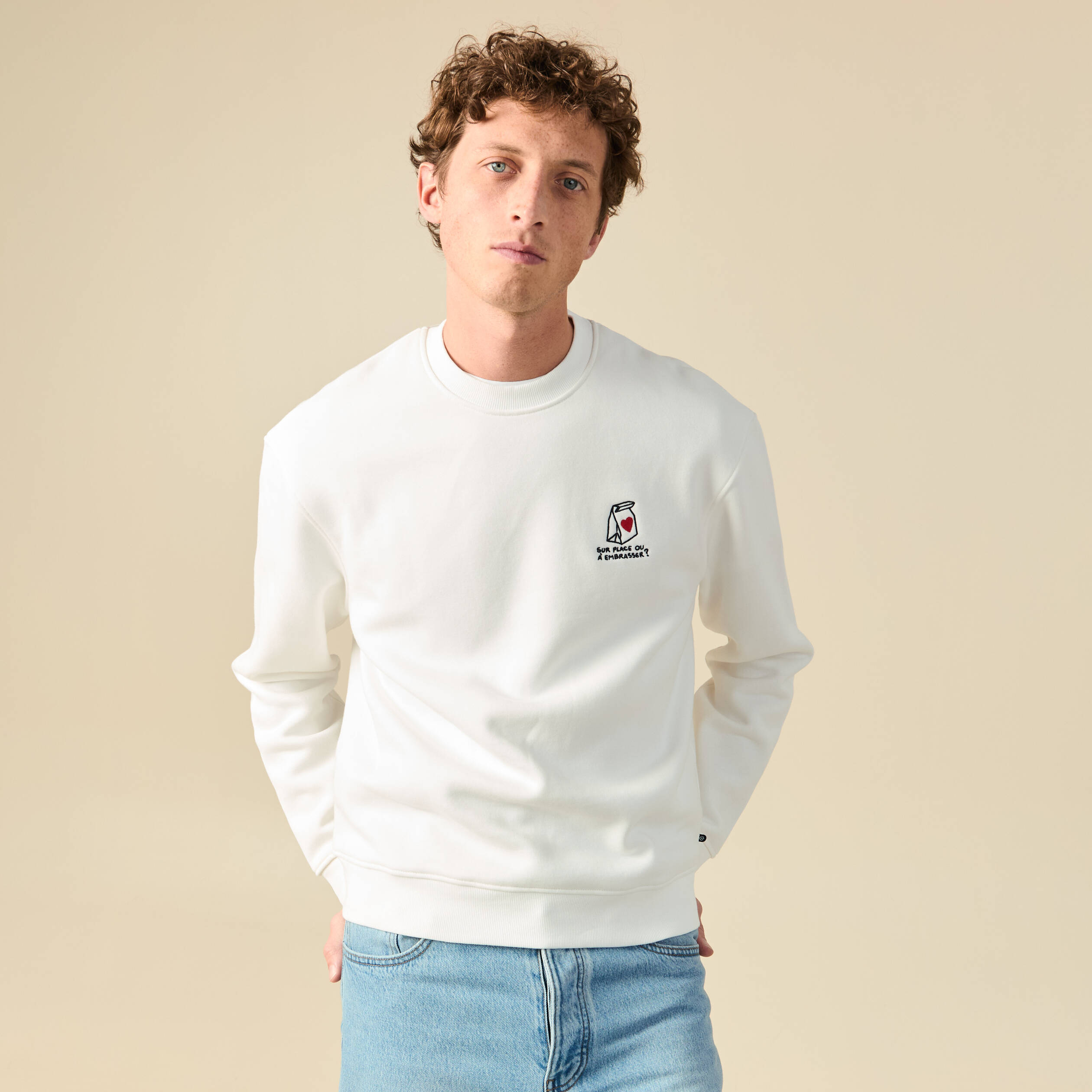 Sweat ras de cou manches longues brod&eacute; ecru homme