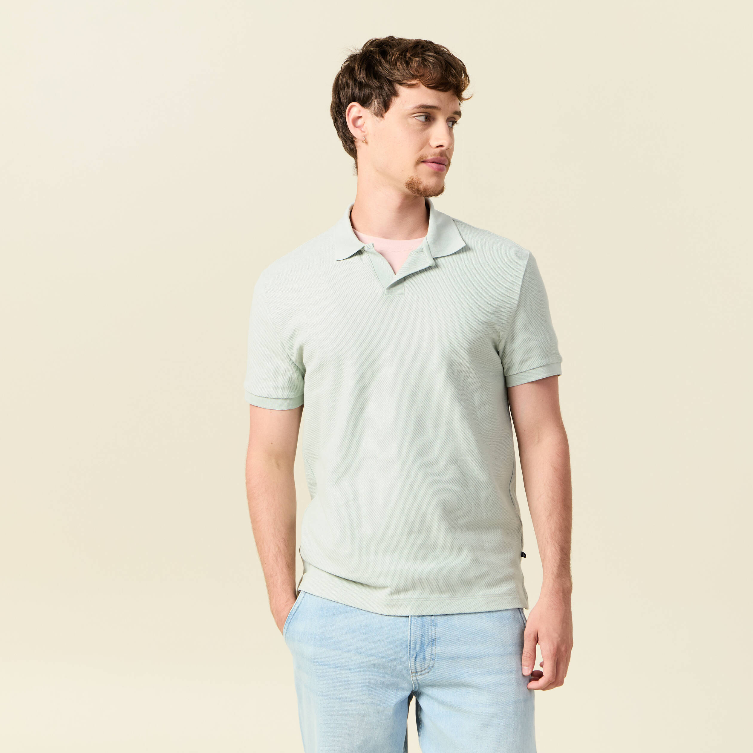 Polo cintr&eacute; manches courtes en coton vert clair homme
