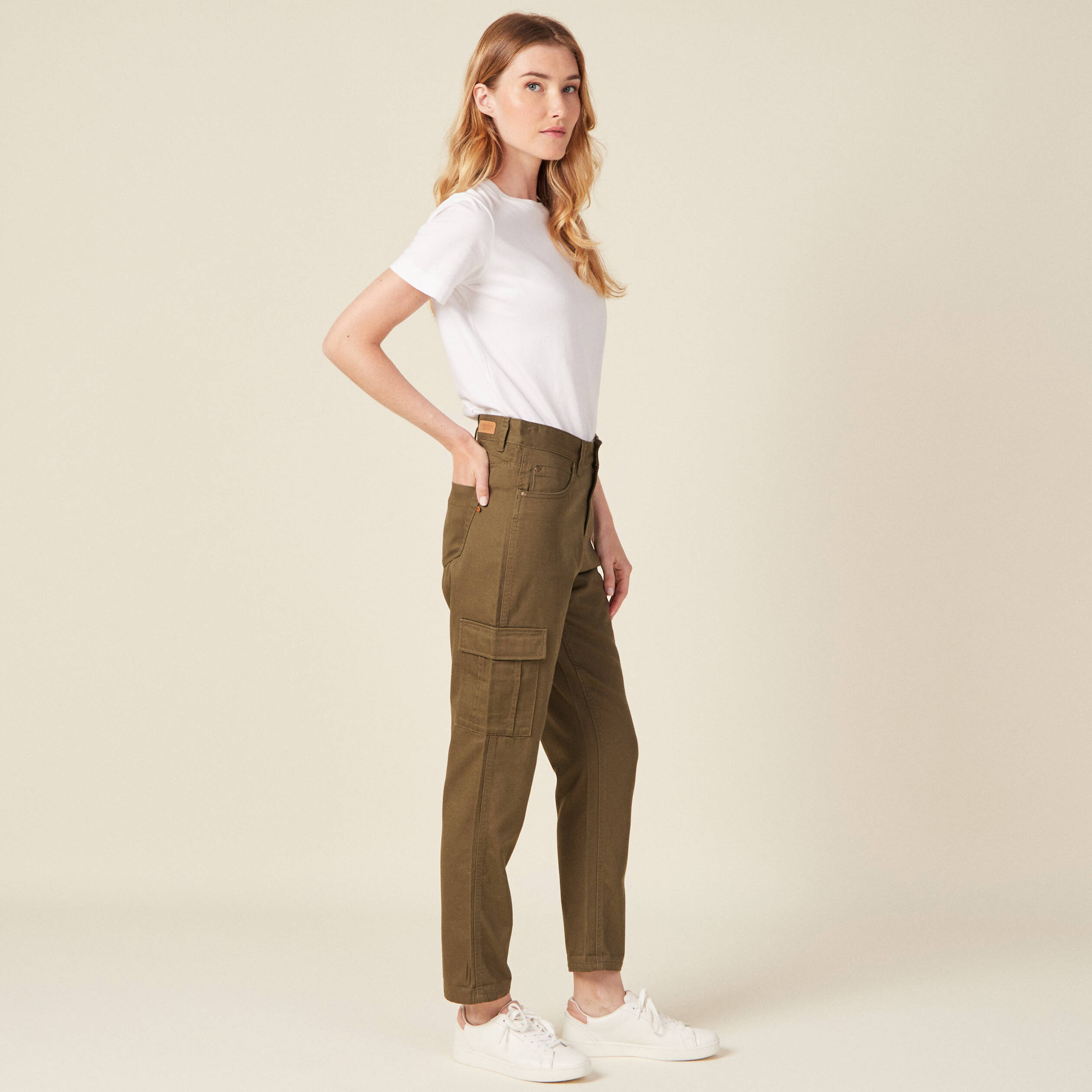 https://www.vibs.com/on/demandware.static/-/Sites-Bonobo_master/default/dw4f252787/pantalon-cargo-vert-kaki-femme-vue6-36125222111784016.jpg