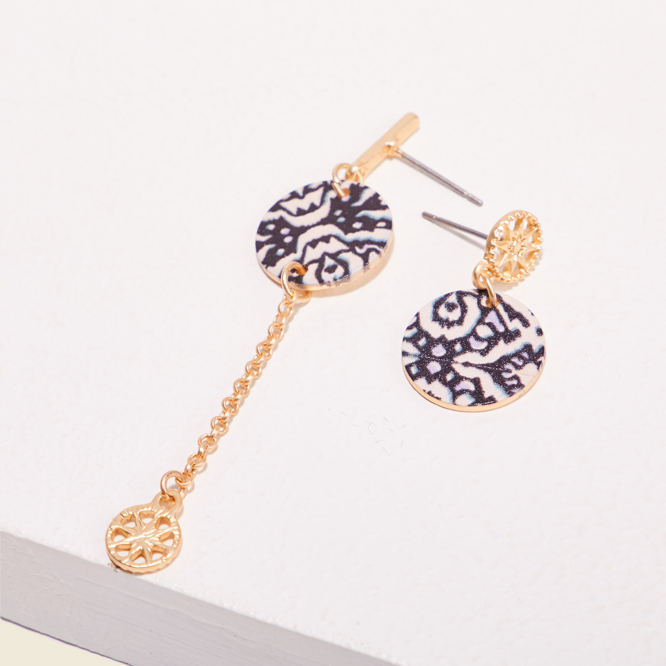 Boucles d'oreilles pendantes noir femme