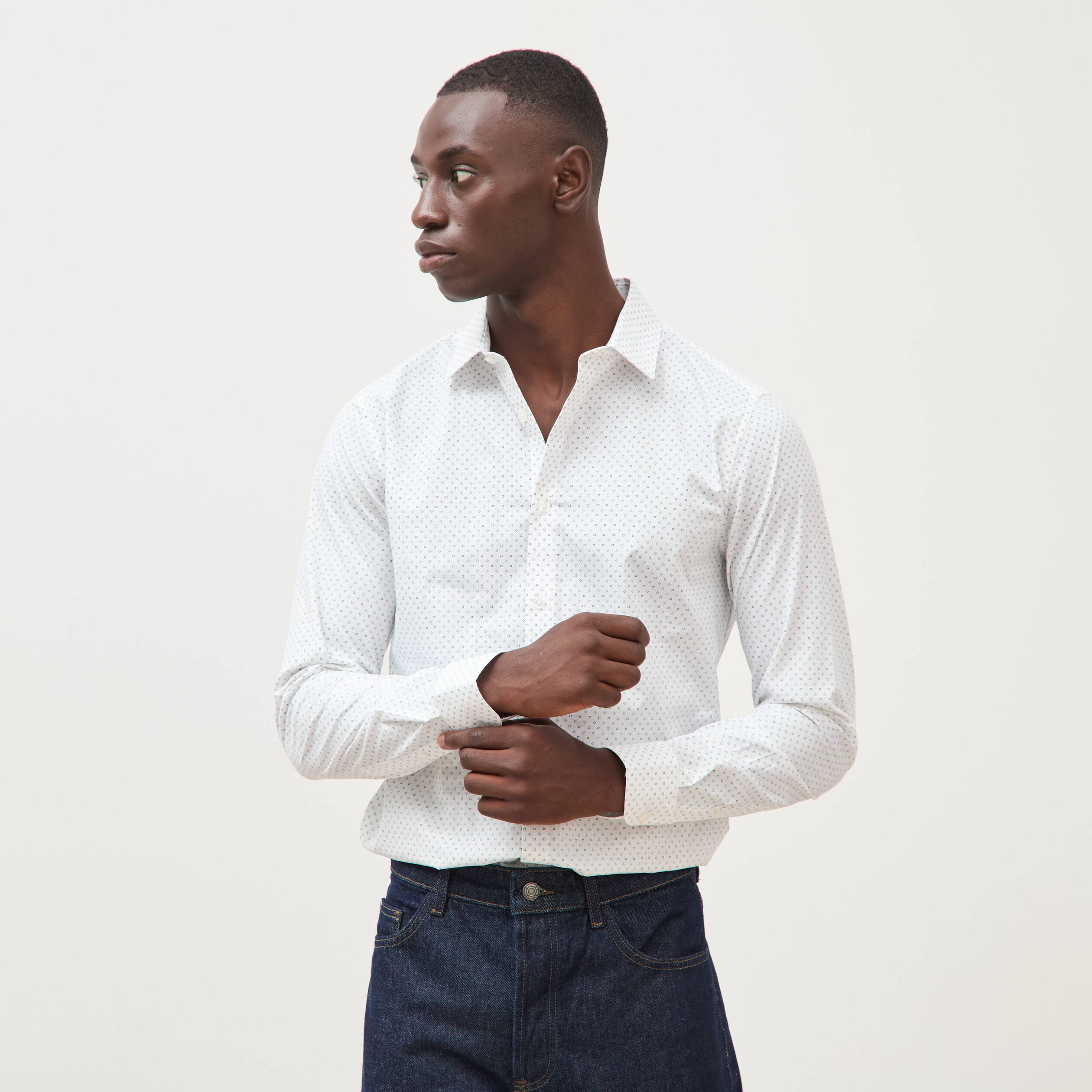 Chemise cintr&eacute;e en coton manches longues bleu homme