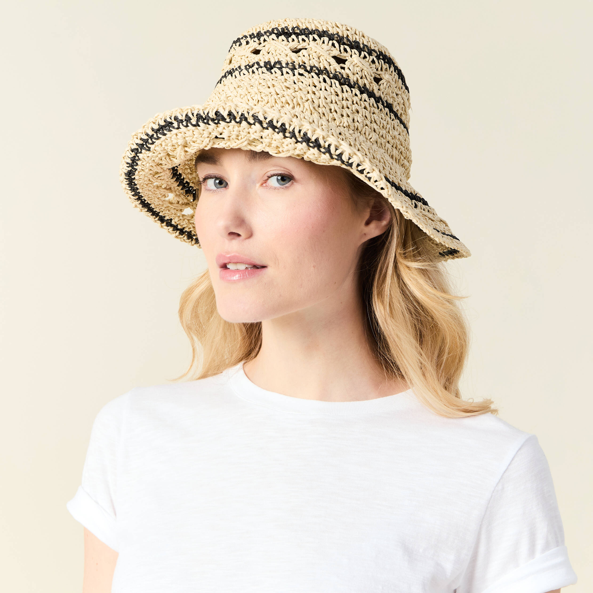 Chapeau tress&eacute; ecru femme
