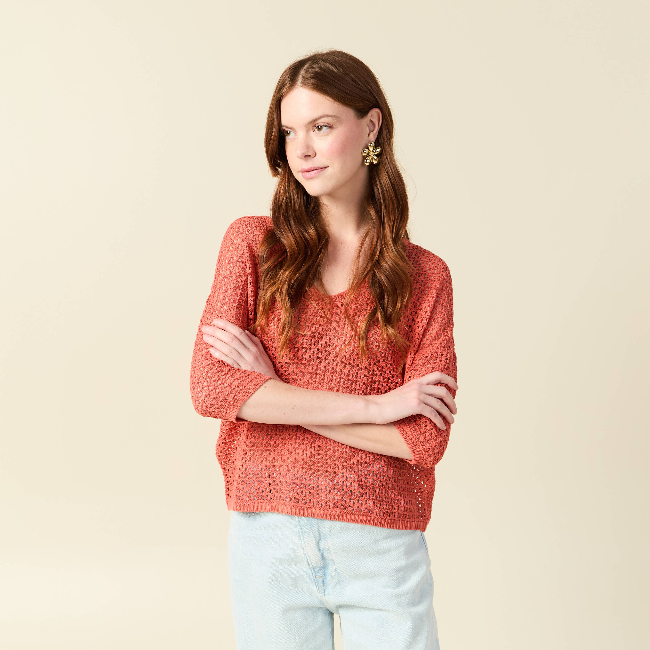 Pull ajour&eacute; col v manches 3/4 rouge fonc&eacute; femme