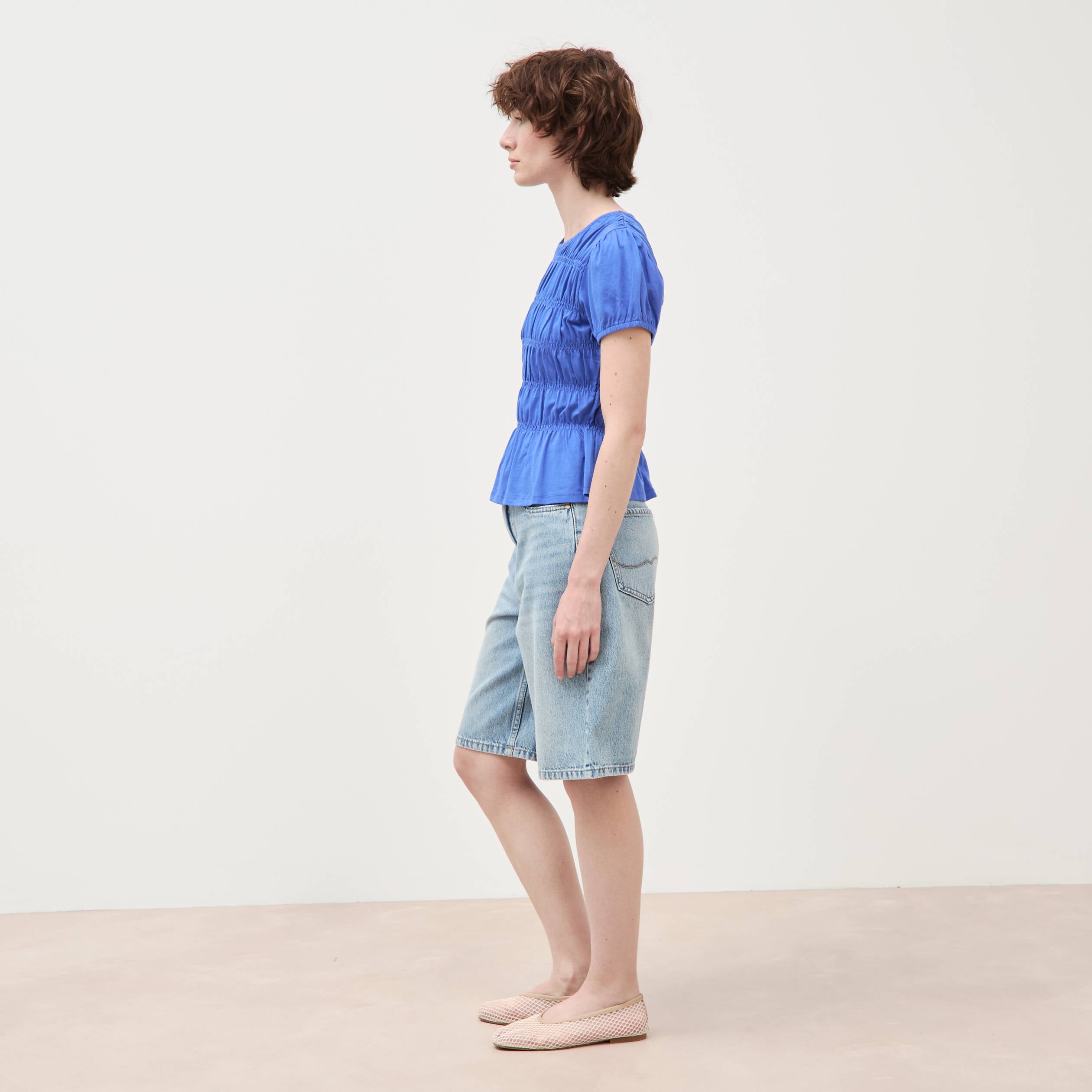 T-shirt fronc&eacute; col rond manches courtes bleu electrique femme