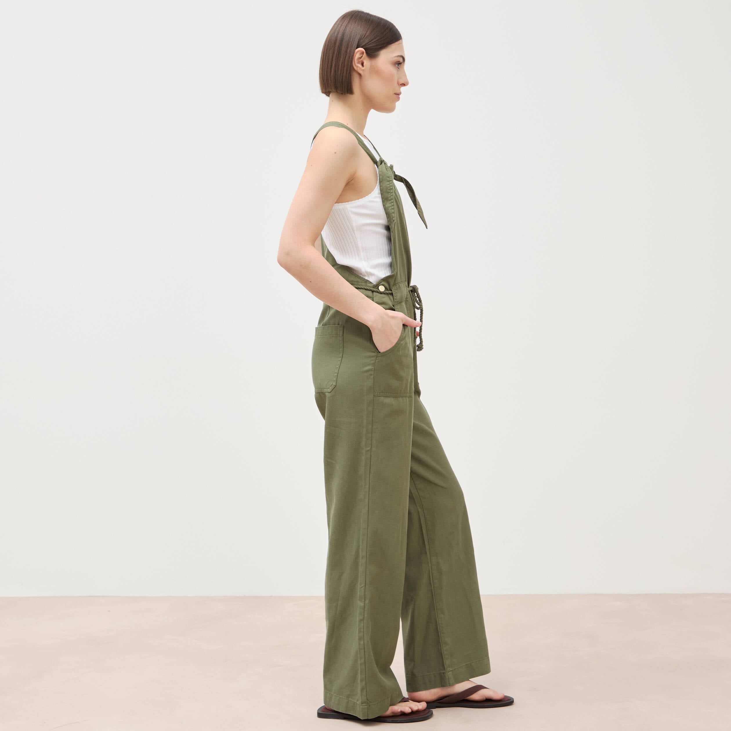 Salopette col rond &agrave; fines bretelles vert kaki femme