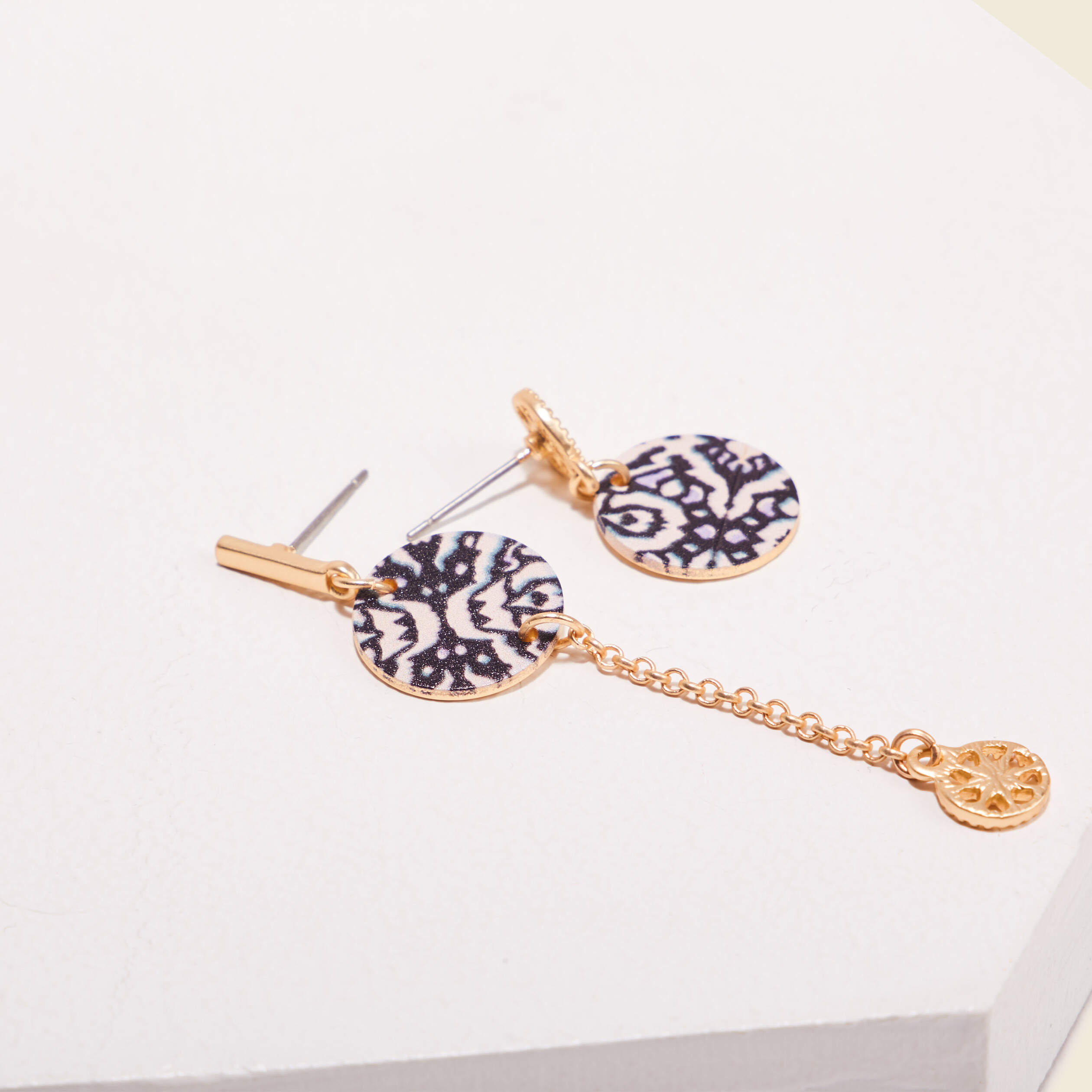 Boucles d'oreilles pendantes noir femme