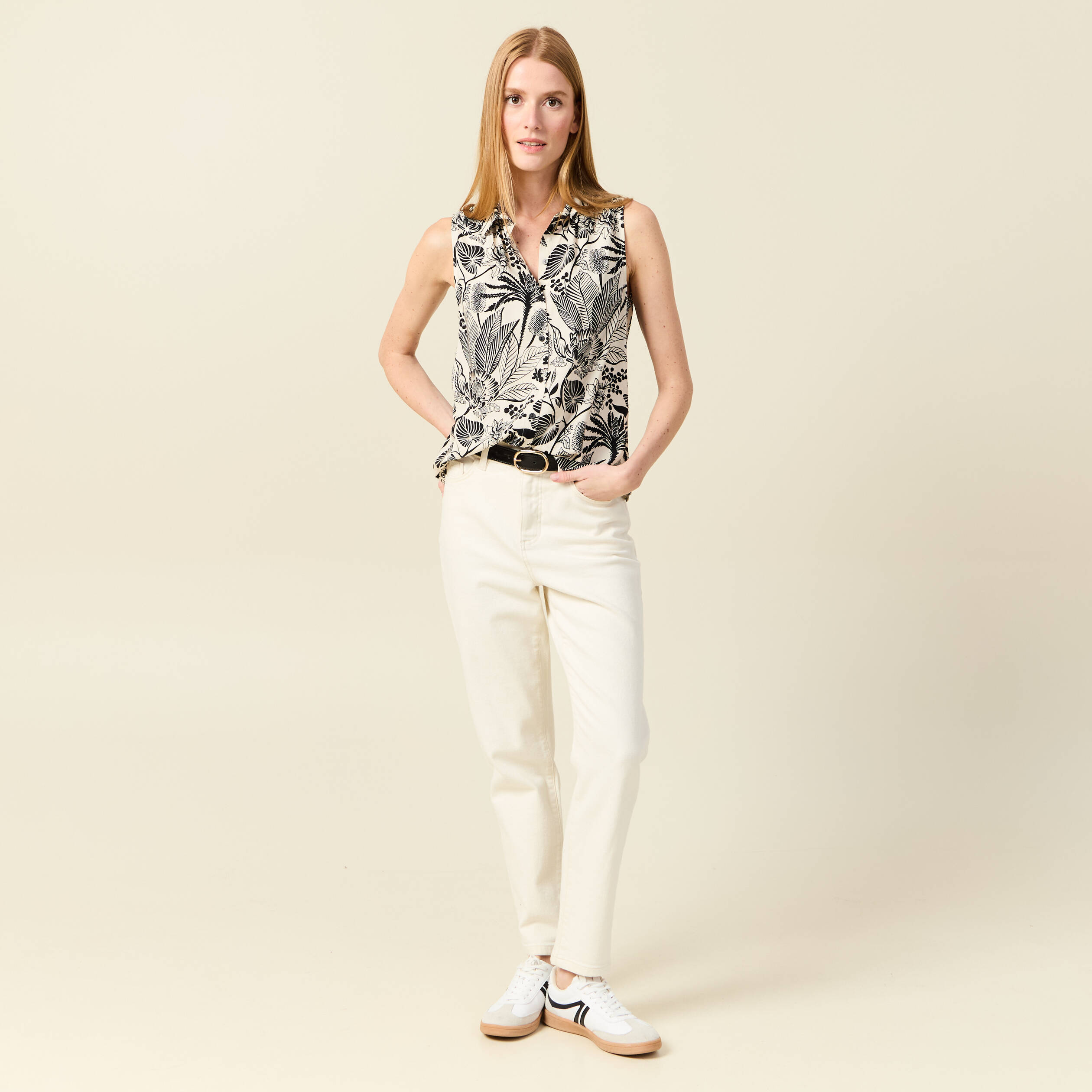 chemise sans manches decollete blanc femme Chemise sans manches décolleté blanc femme