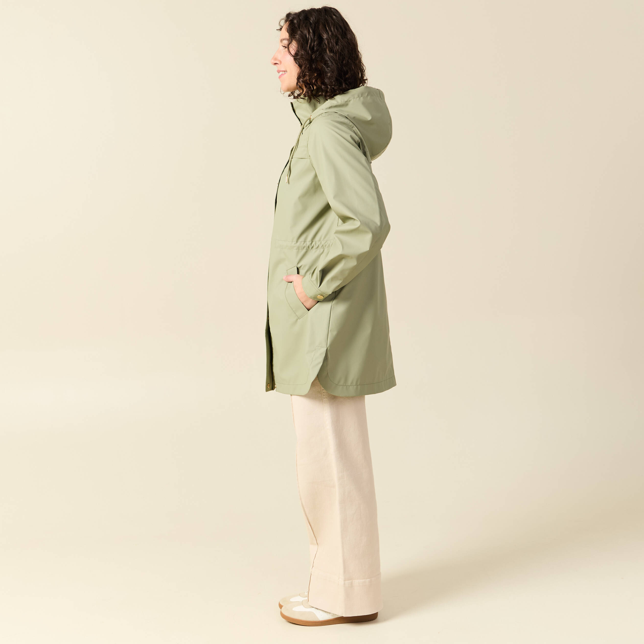Parka longue droite d&eacute;perlante &agrave; capuche vert kaki femme