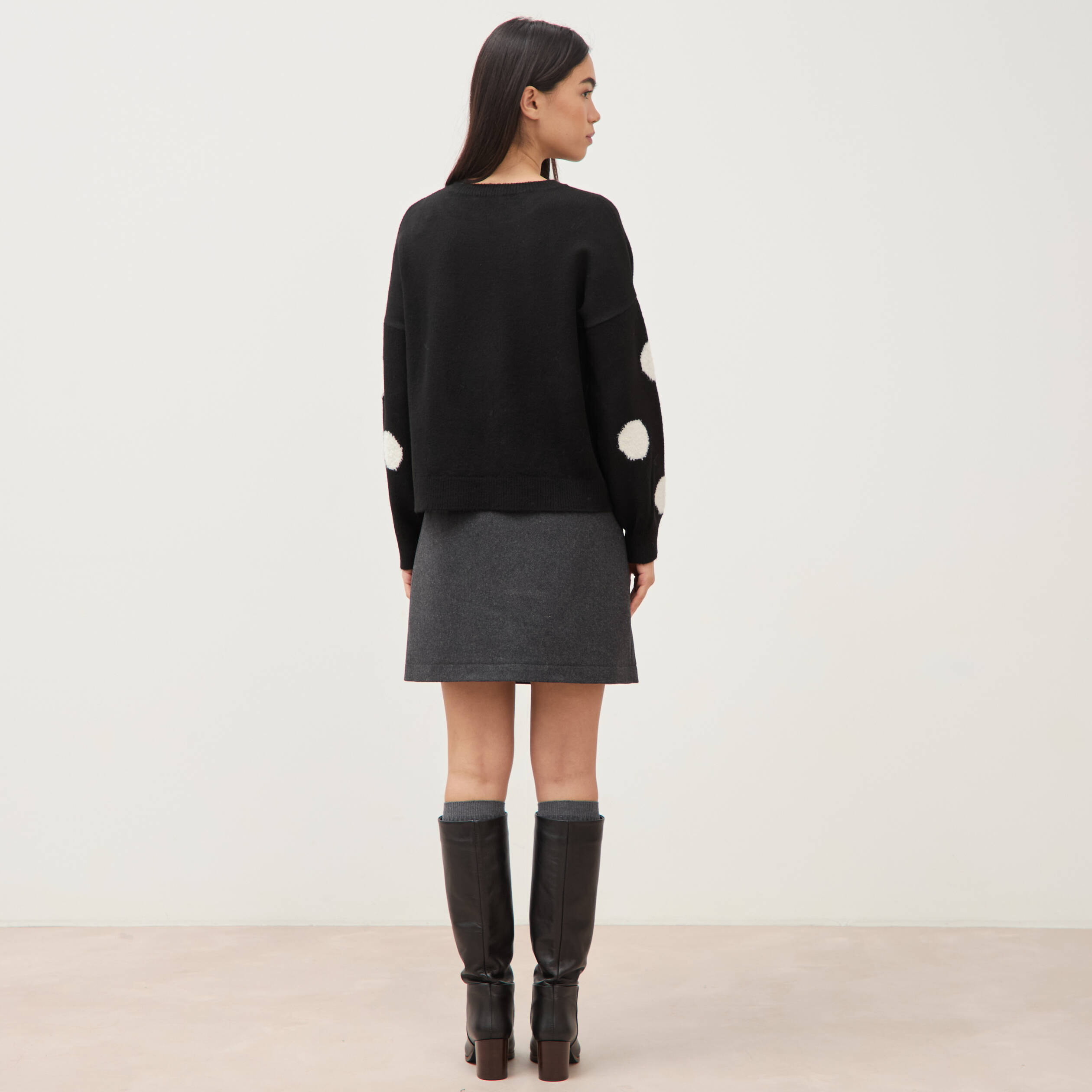 Pull manches longues col rond noir femme