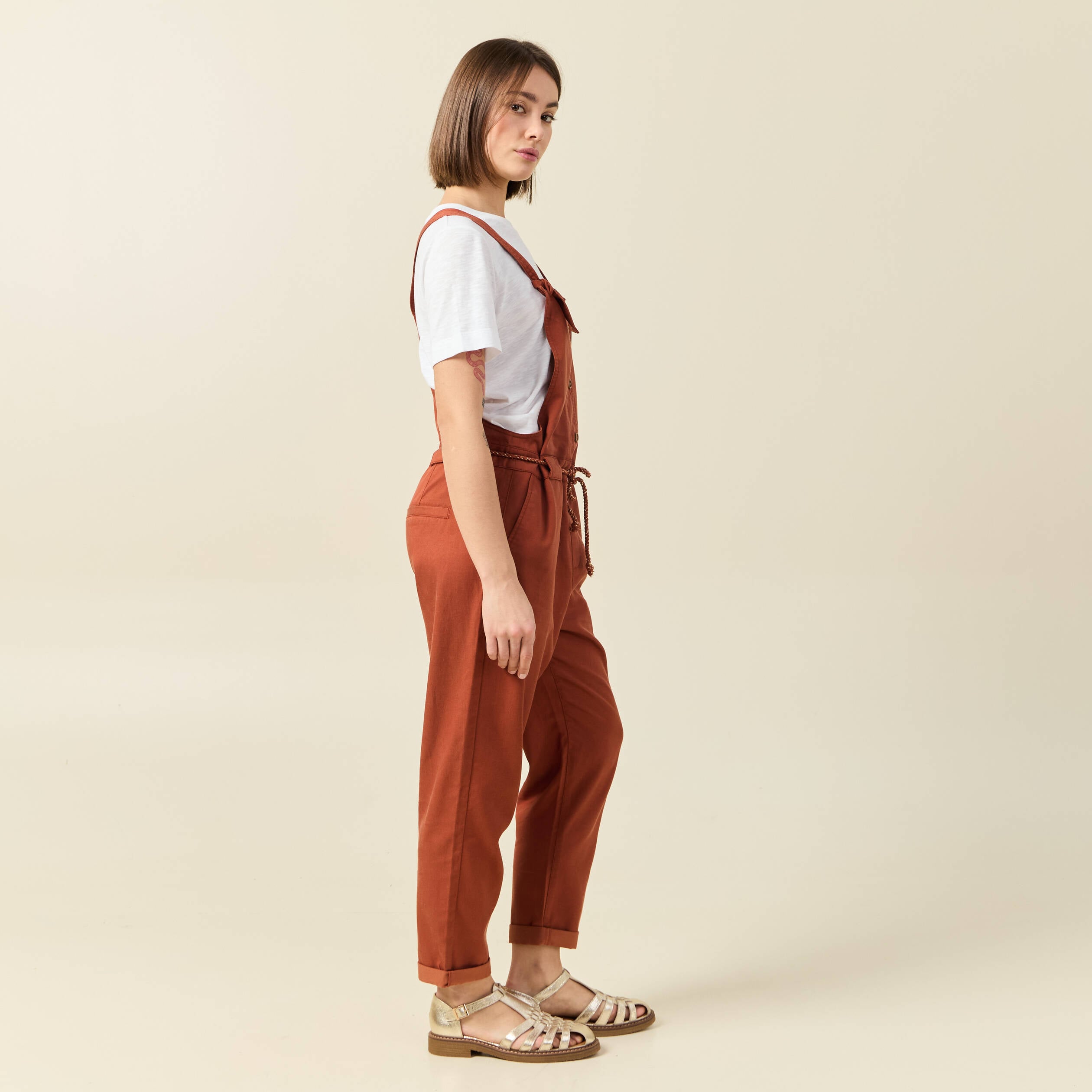 Salopette fluide boutonn&eacute;e rouge fonc&eacute; femme