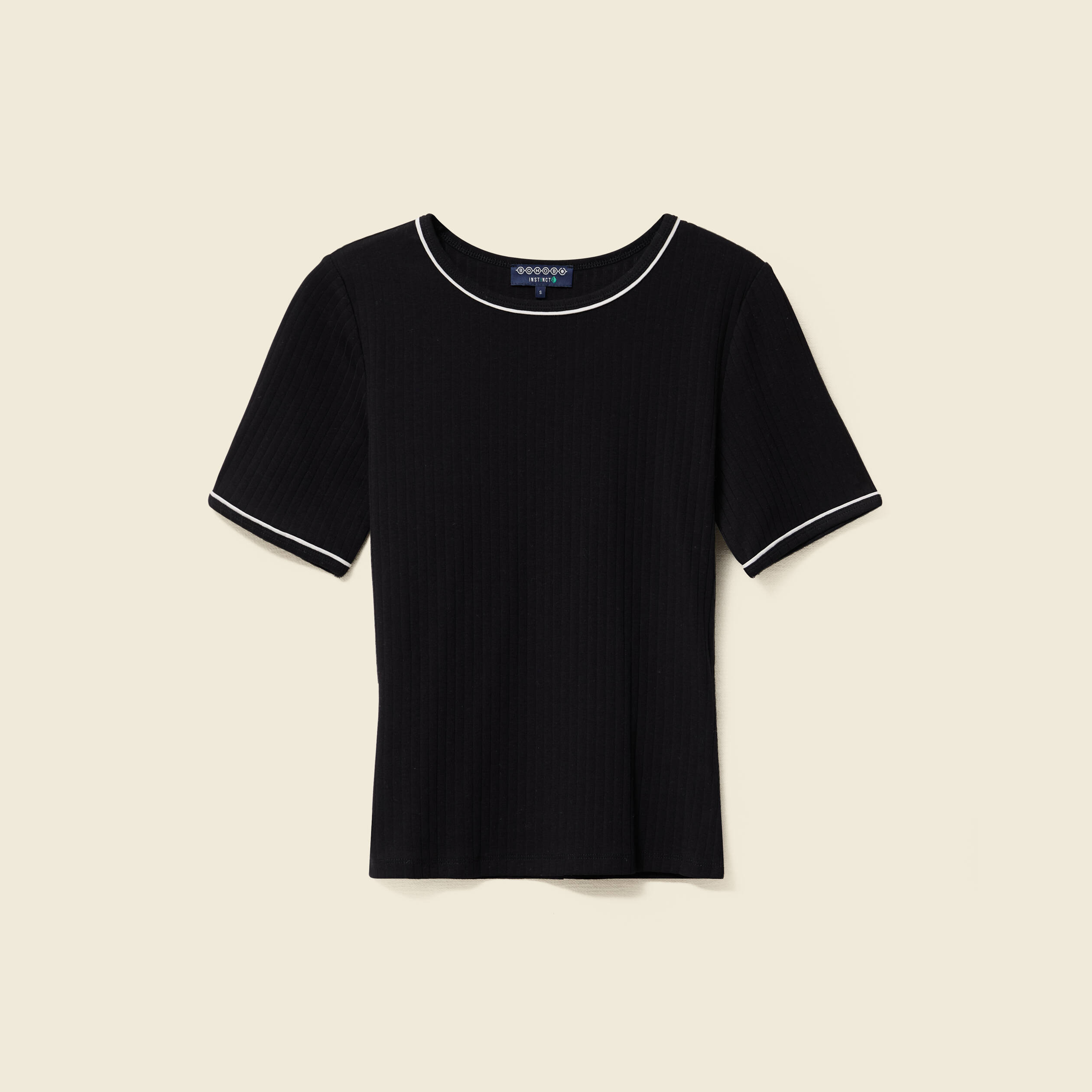 T-shirt ajust&eacute; court manches courtes noir femme