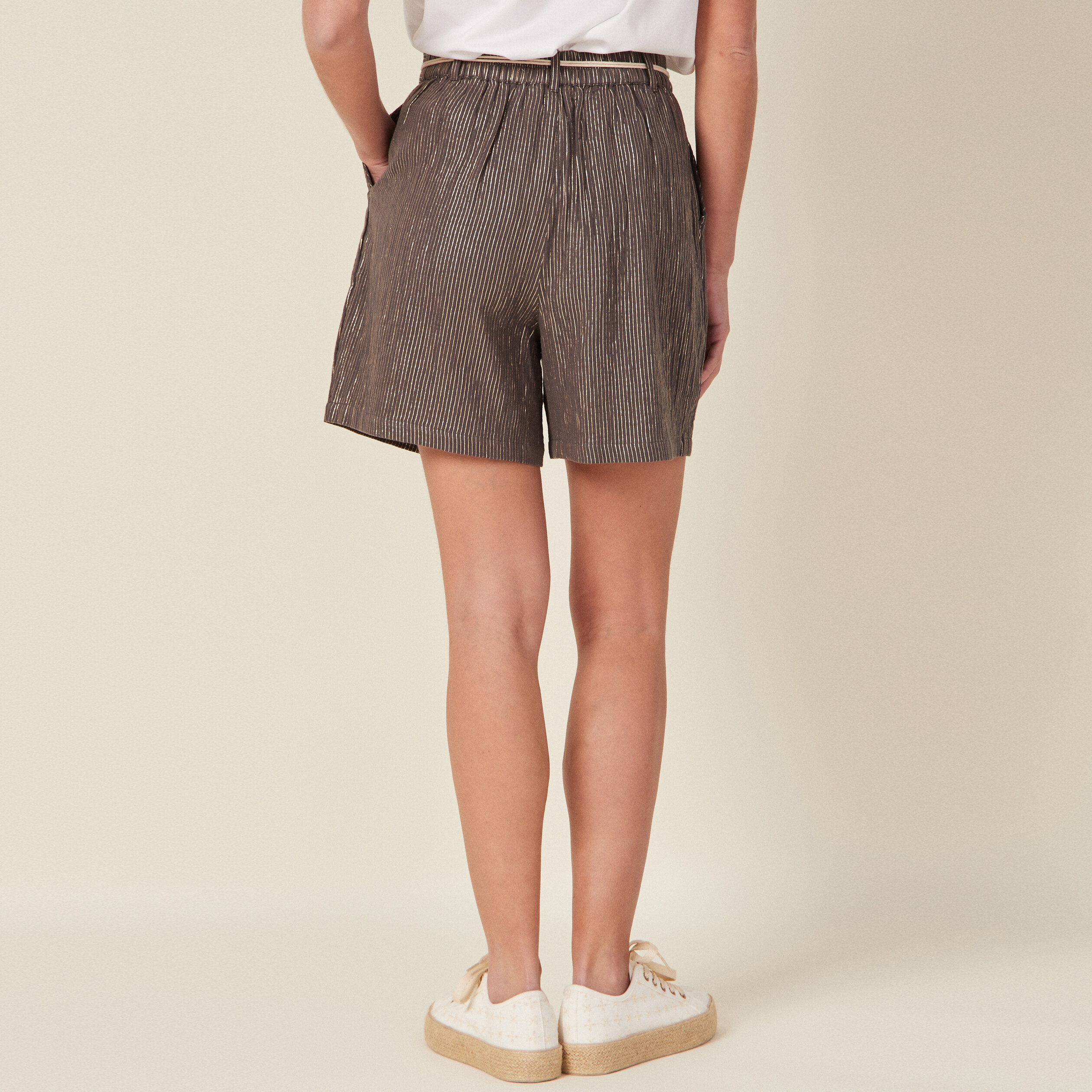 Short femme online forte